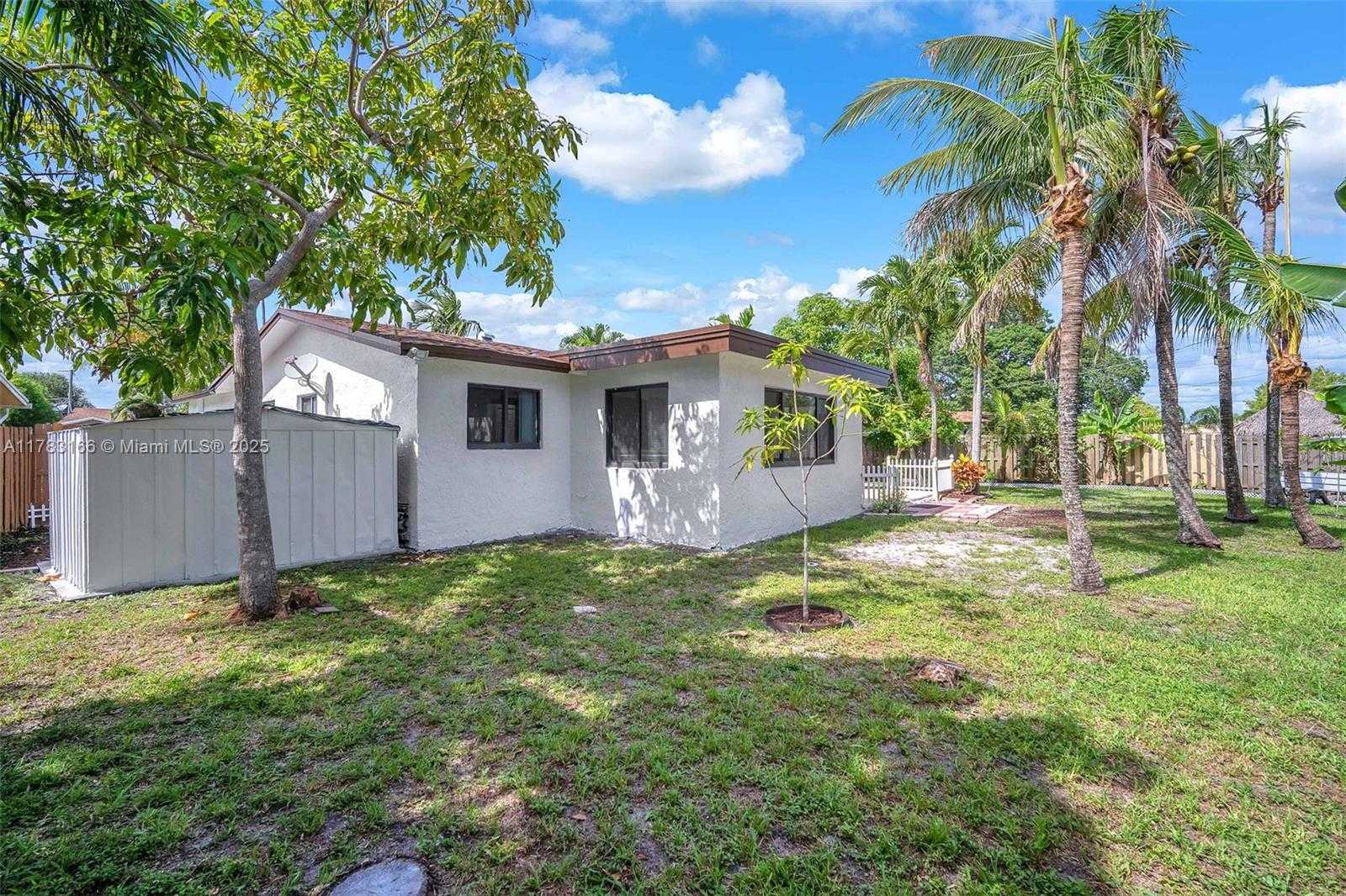 Small Image of 11310 NORTH WEST 35TH ST, Sunrise Number 37