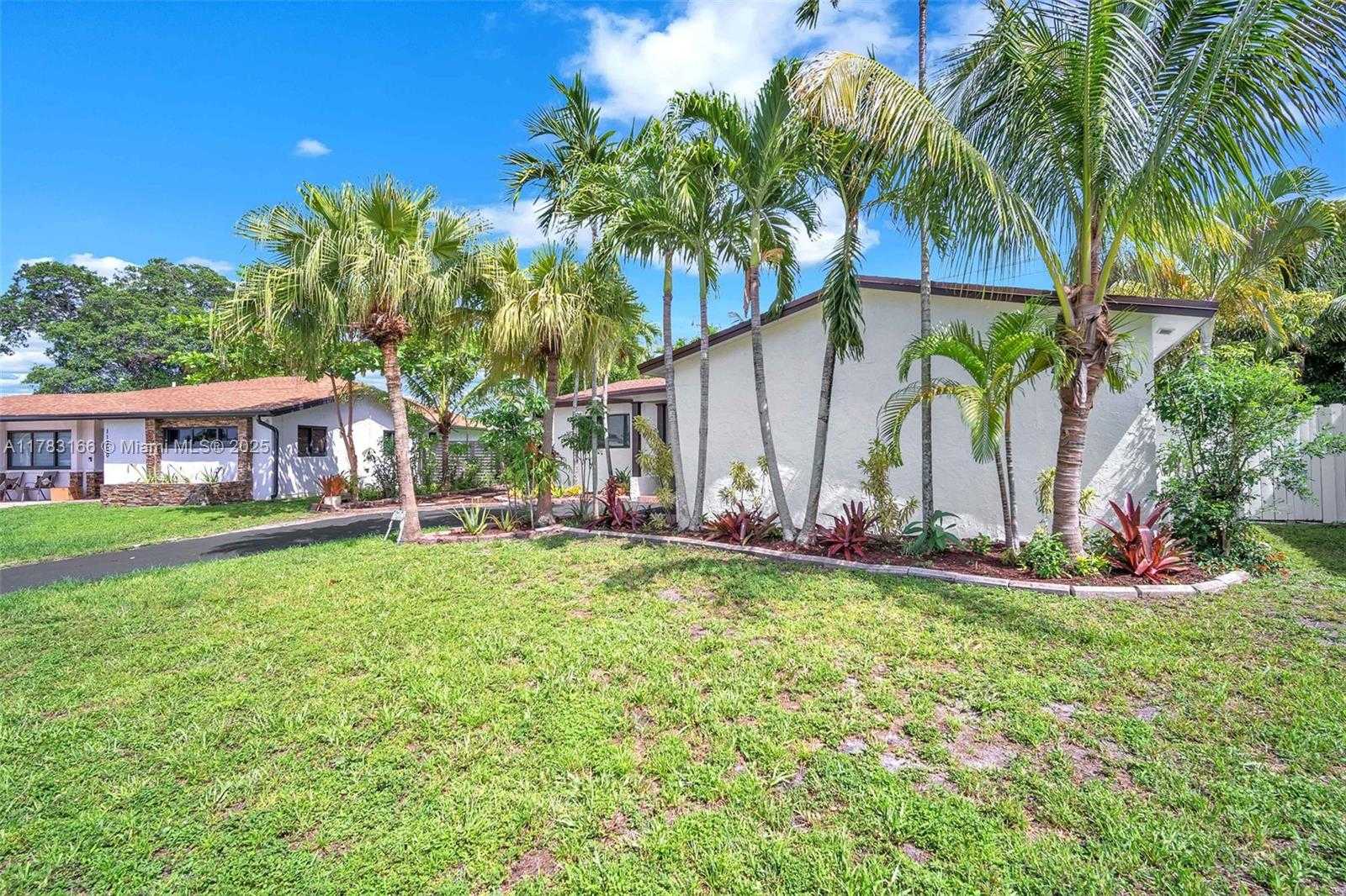 Small Image of 11310 NORTH WEST 35TH ST, Sunrise Number 38