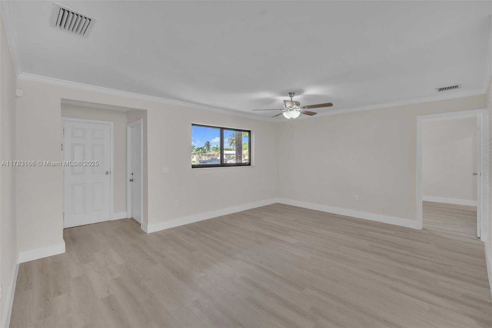 Small Image of 11310 NORTH WEST 35TH ST, Sunrise Number 6