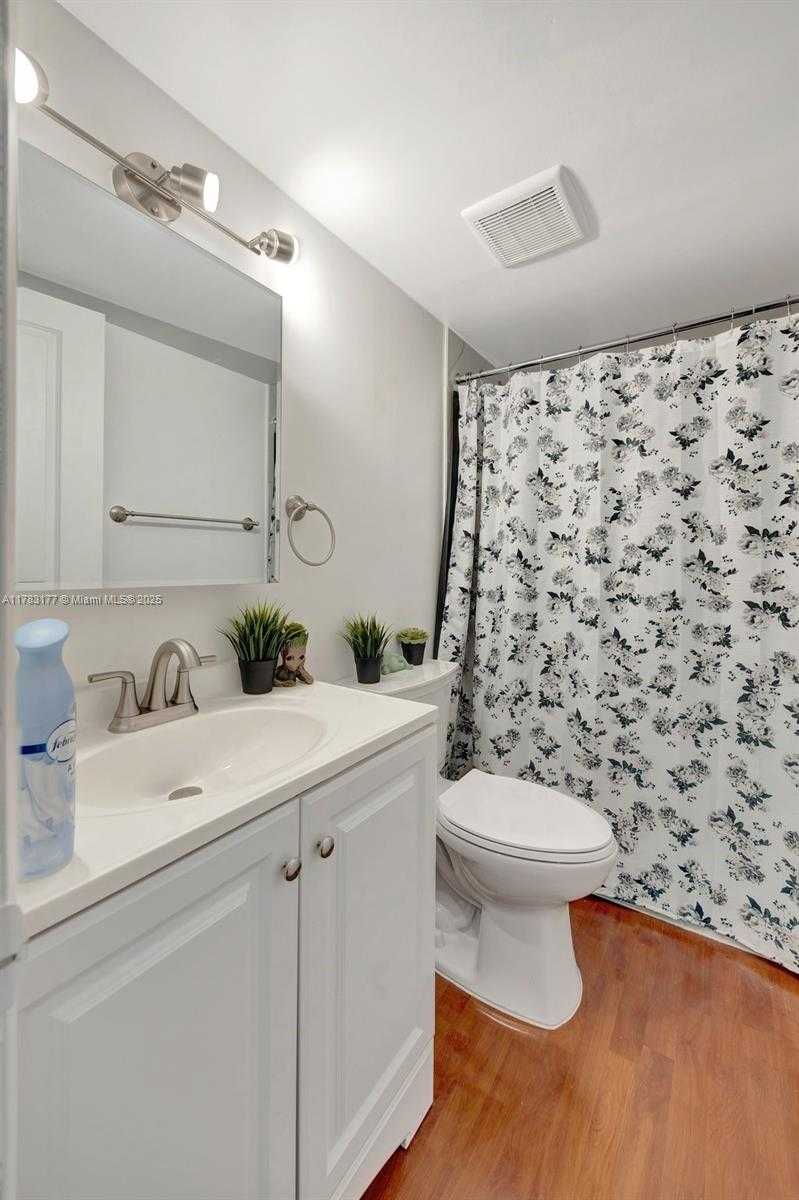 Small Image of 10420 SOUTH WEST 229TH LN, Miami Number 27