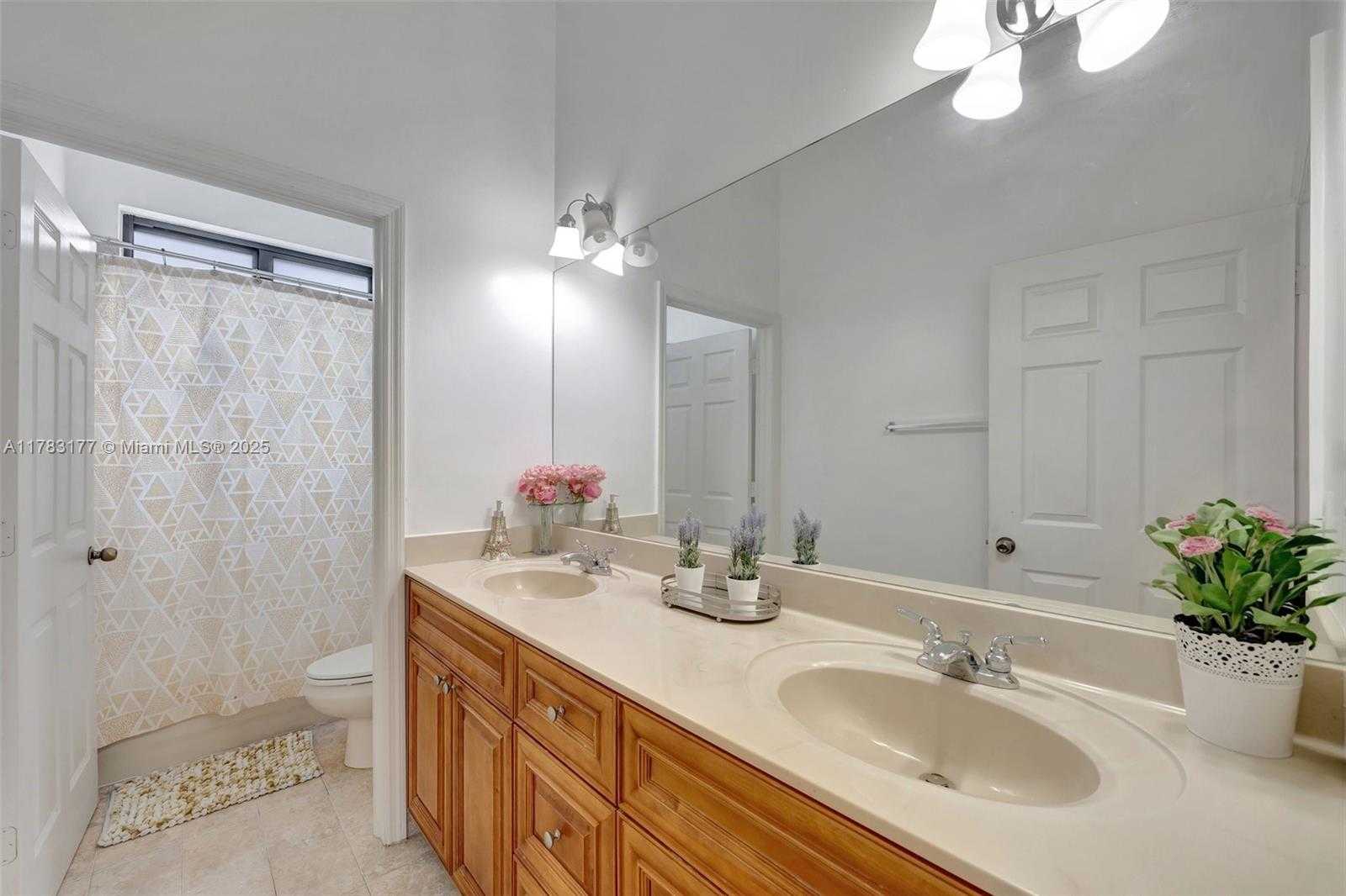 Small Image of 10420 SOUTH WEST 229TH LN, Miami Number 28