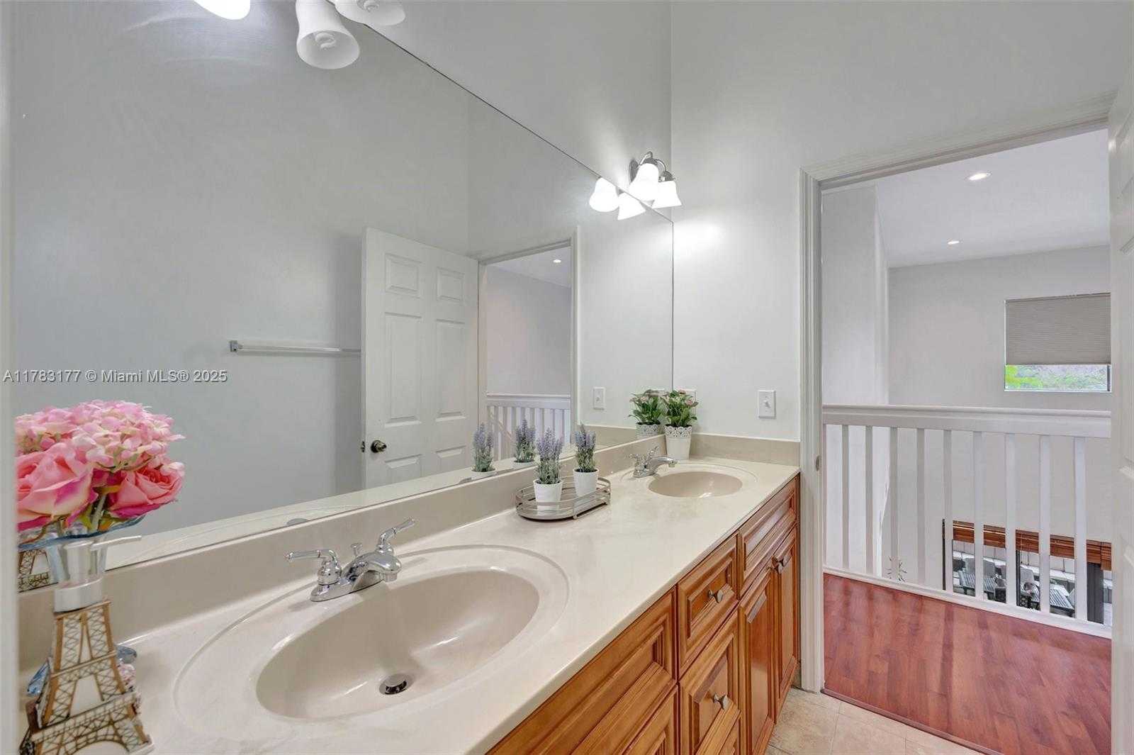 Small Image of 10420 SOUTH WEST 229TH LN, Miami Number 29