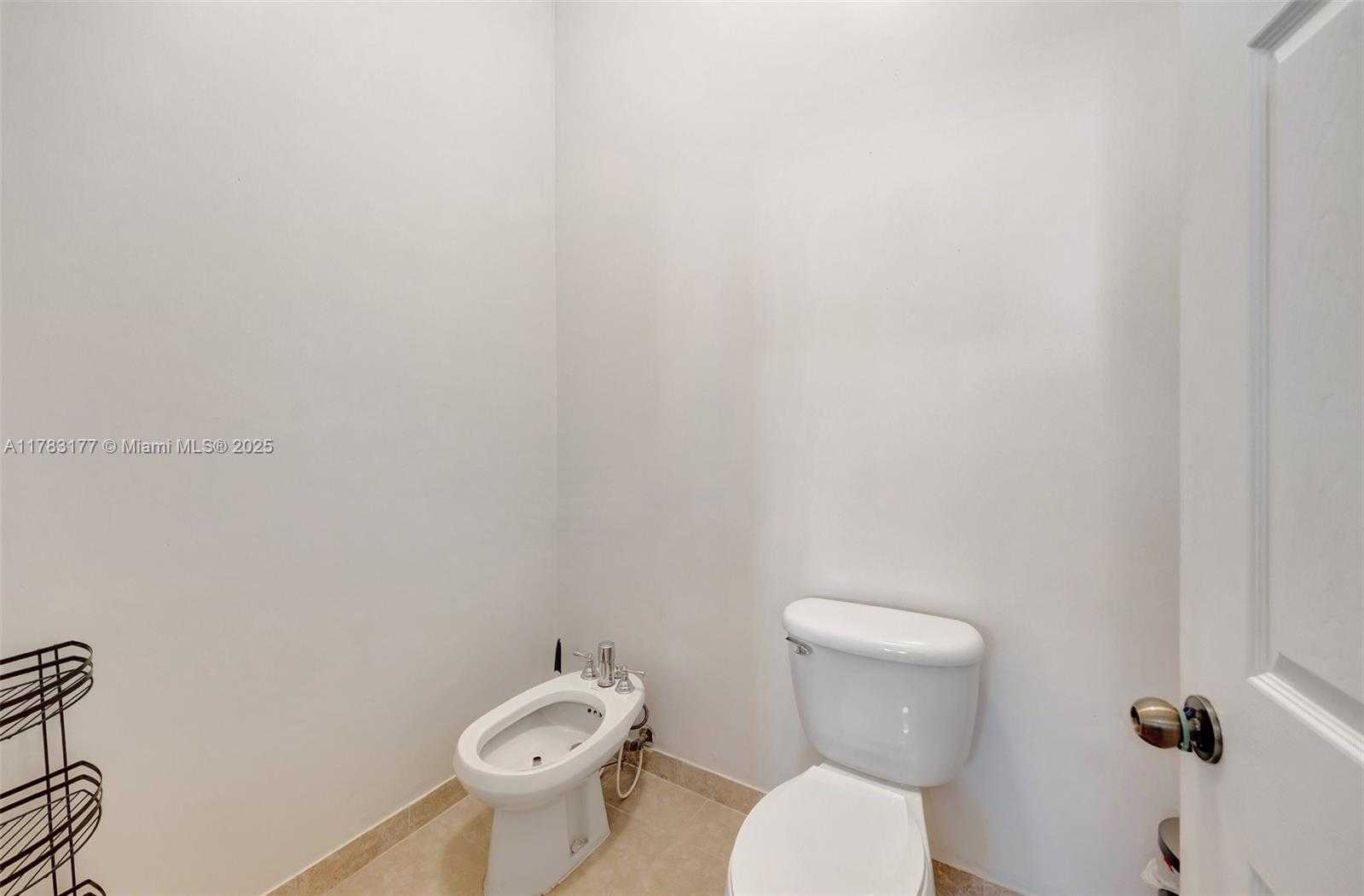 Small Image of 10420 SOUTH WEST 229TH LN, Miami Number 38