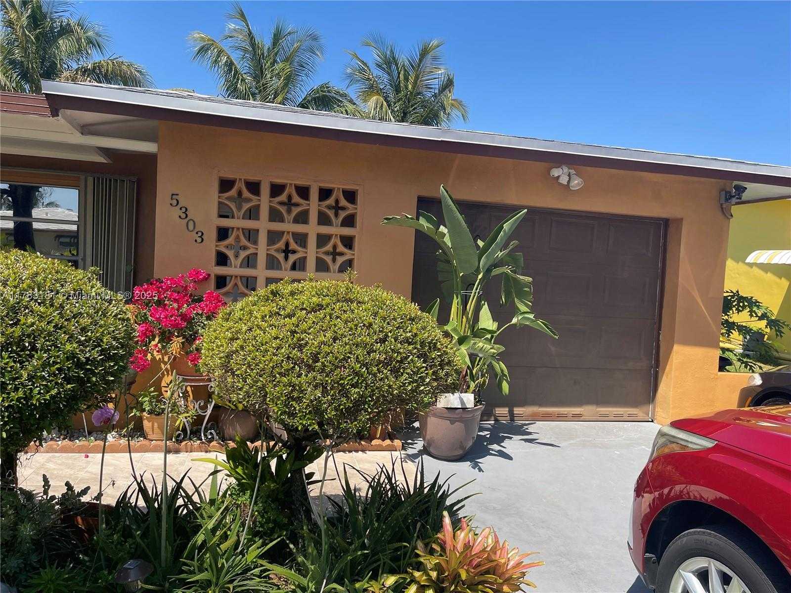 Small Image of 5303 NORTH WEST 50TH AVE, Tamarac Number 11