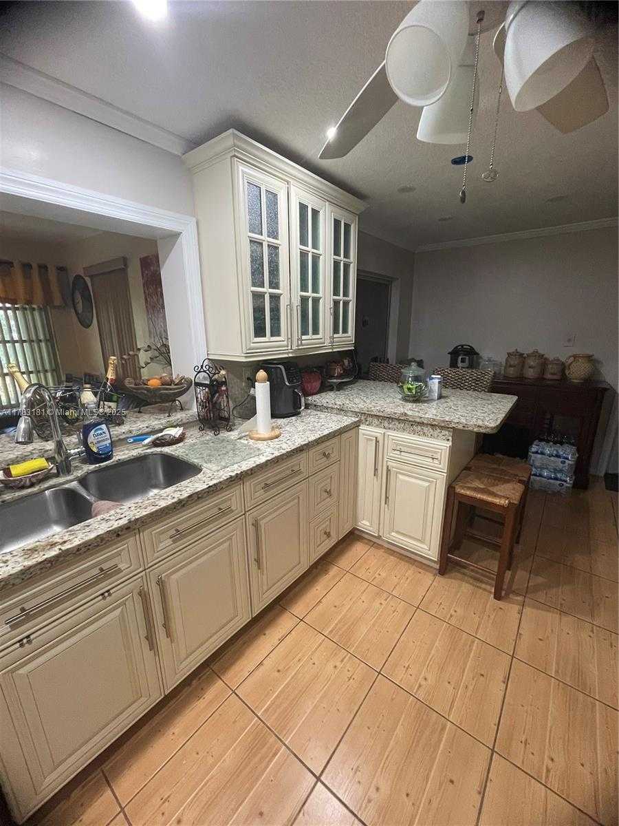 Small Image of 5303 NORTH WEST 50TH AVE, Tamarac Number 14