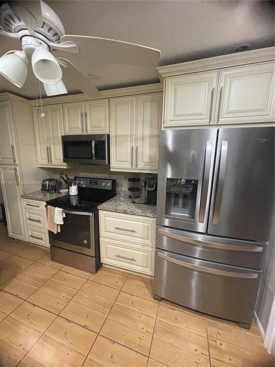 Small Image of 5303 NORTH WEST 50TH AVE, Tamarac Number 15