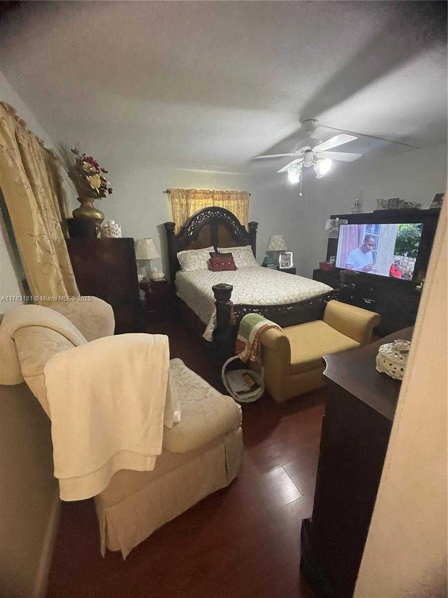 Small Image of 5303 NORTH WEST 50TH AVE, Tamarac Number 24
