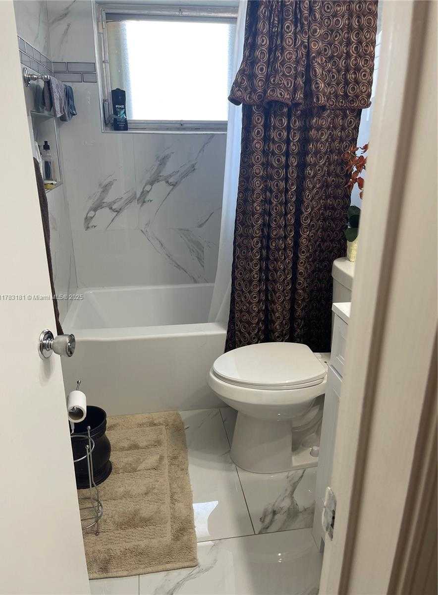 Small Image of 5303 NORTH WEST 50TH AVE, Tamarac Number 28