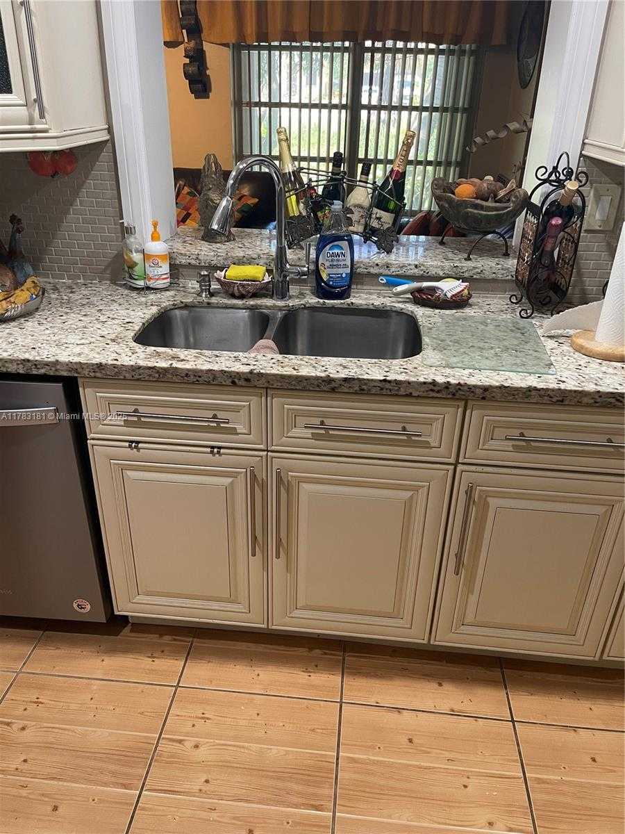 Small Image of 5303 NORTH WEST 50TH AVE, Tamarac Number 34
