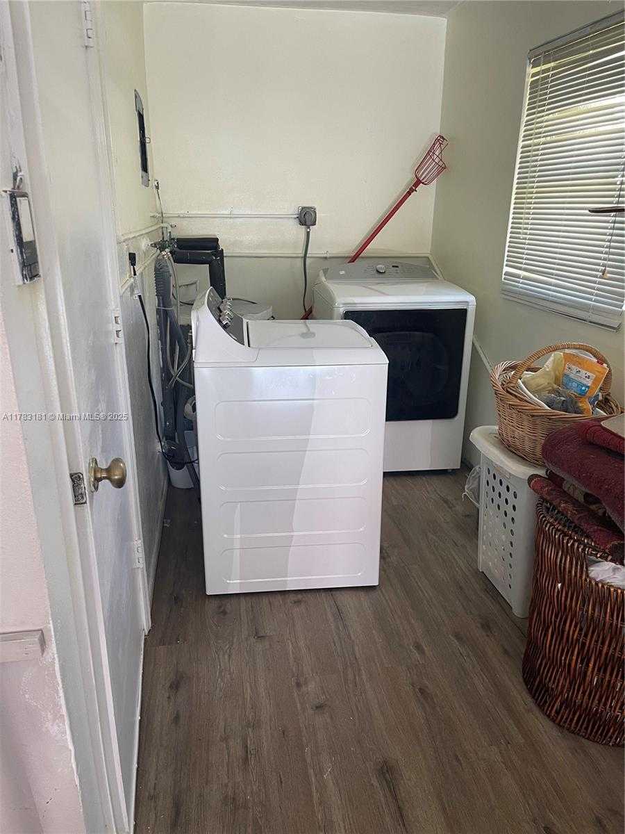 Small Image of 5303 NORTH WEST 50TH AVE, Tamarac Number 37