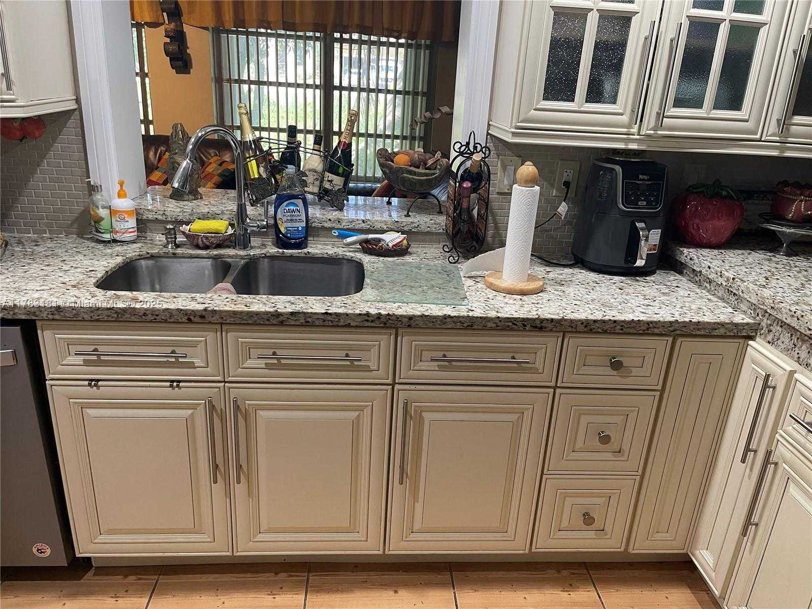Small Image of 5303 NORTH WEST 50TH AVE, Tamarac Number 41