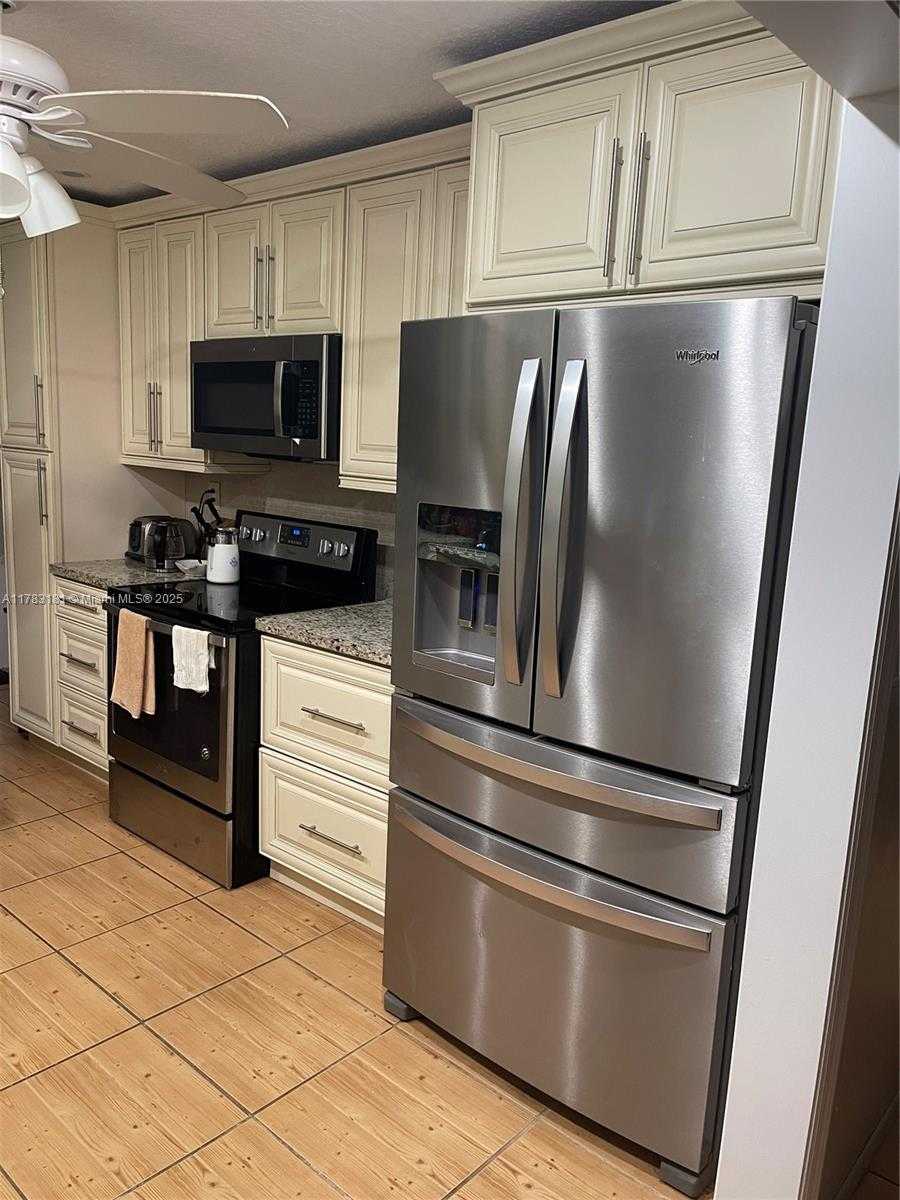 Small Image of 5303 NORTH WEST 50TH AVE, Tamarac Number 42