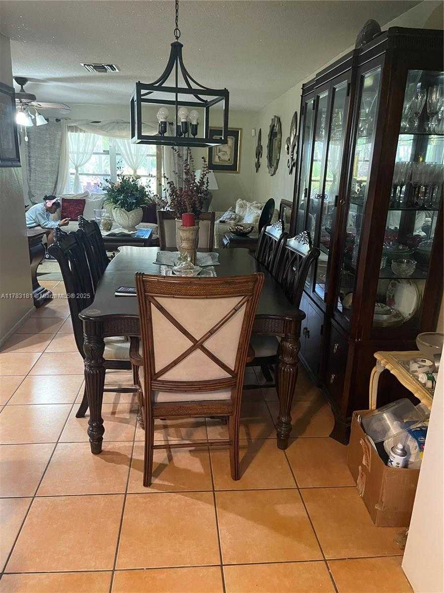 Small Image of 5303 NORTH WEST 50TH AVE, Tamarac Number 47
