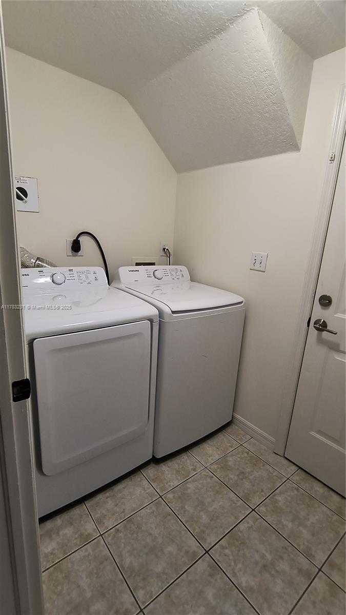 Small Image of 650 SOUTH EAST 30TH DR, Homestead Number 22