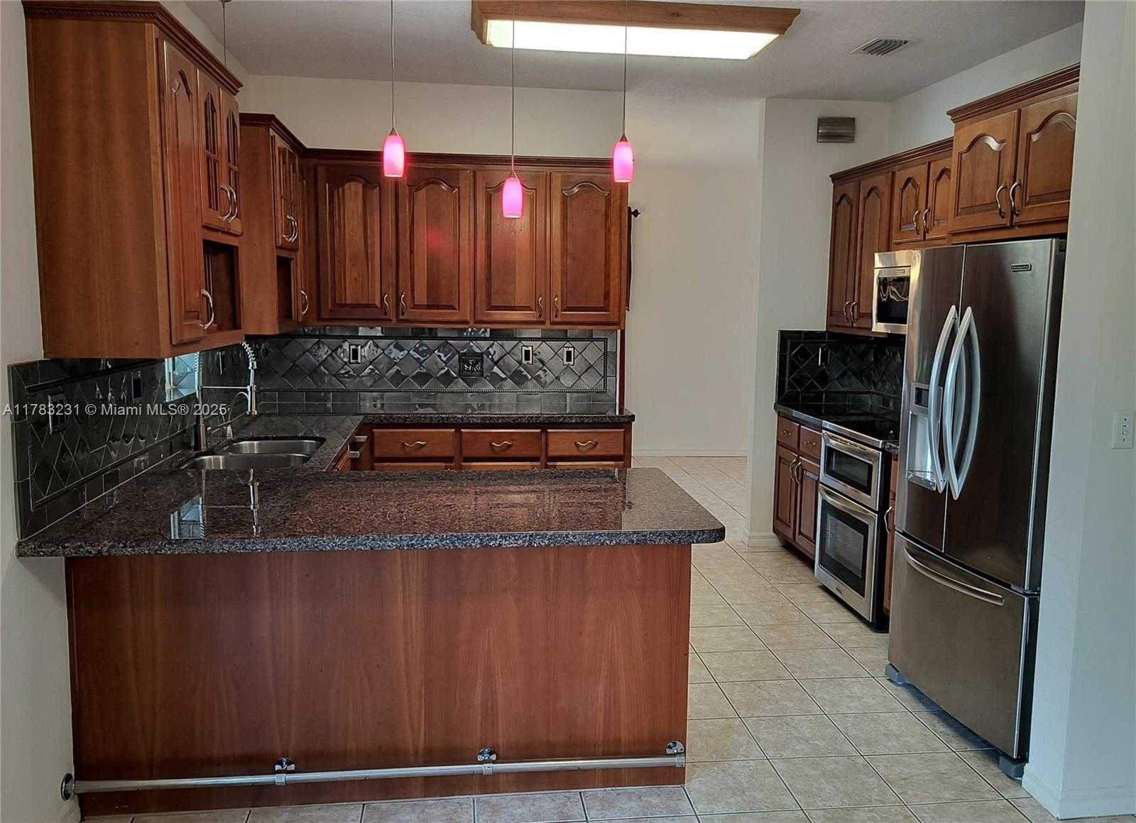 Small Image of 650 SOUTH EAST 30TH DR, Homestead Number 4