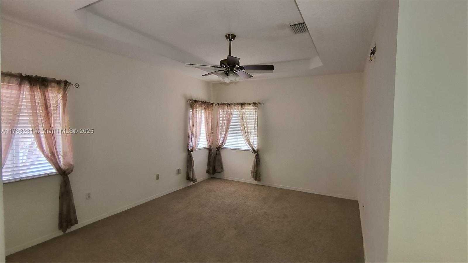 Small Image of 650 SOUTH EAST 30TH DR, Homestead Number 8