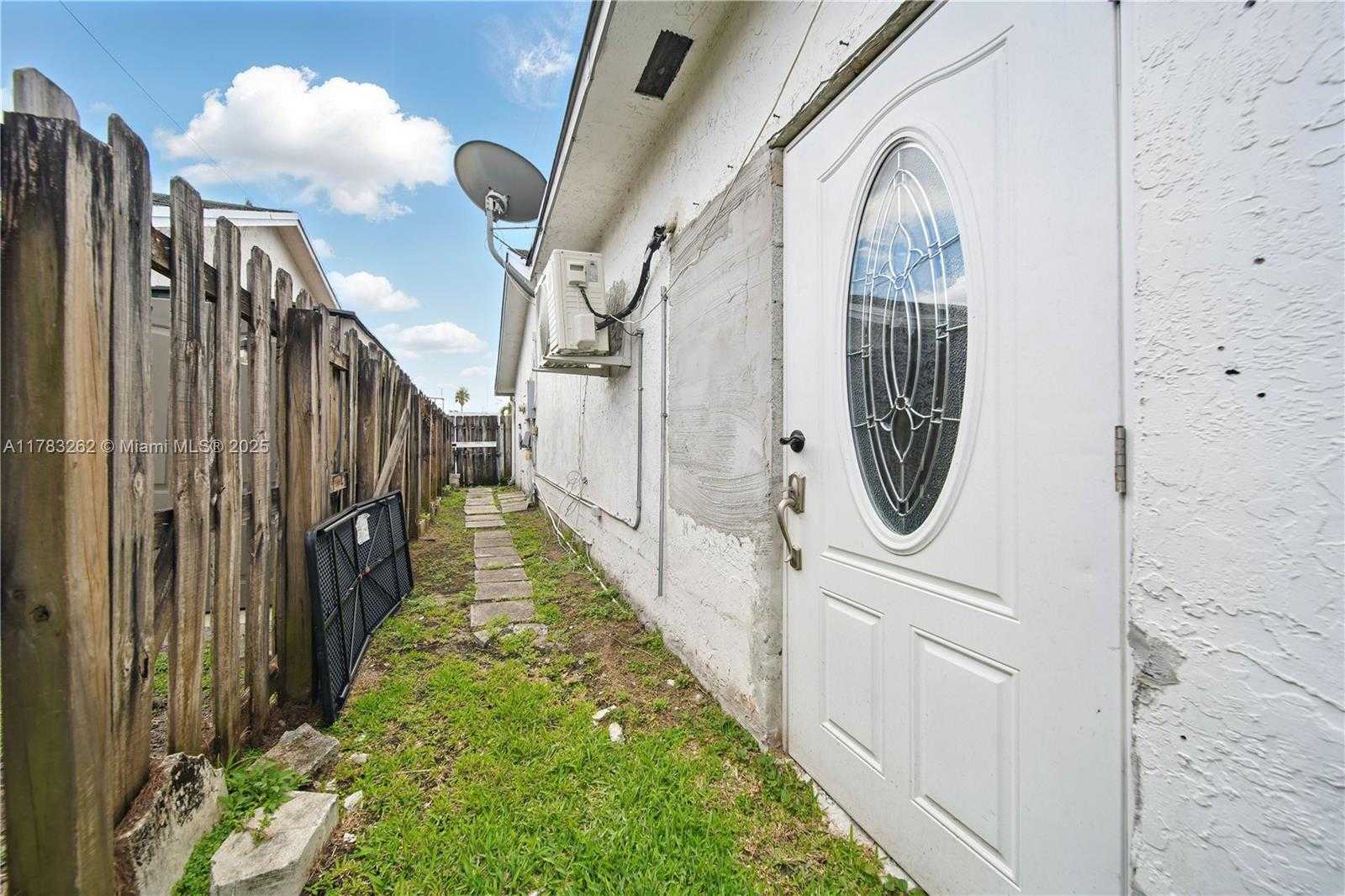 Small Image of 11641 NORTH WEST 42ND ST, Sunrise Number 21