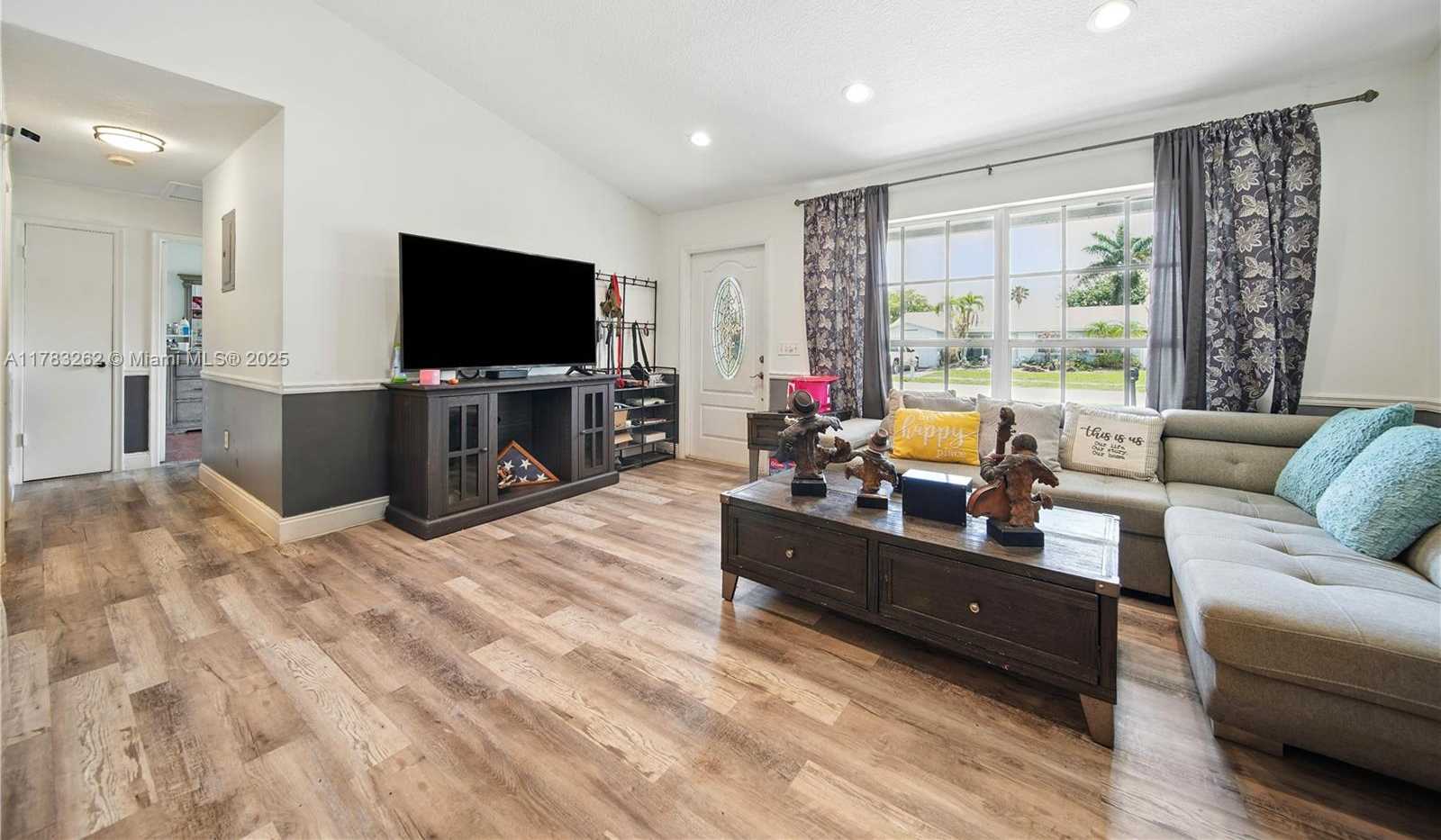 Small Image of 11641 NORTH WEST 42ND ST, Sunrise Number 4