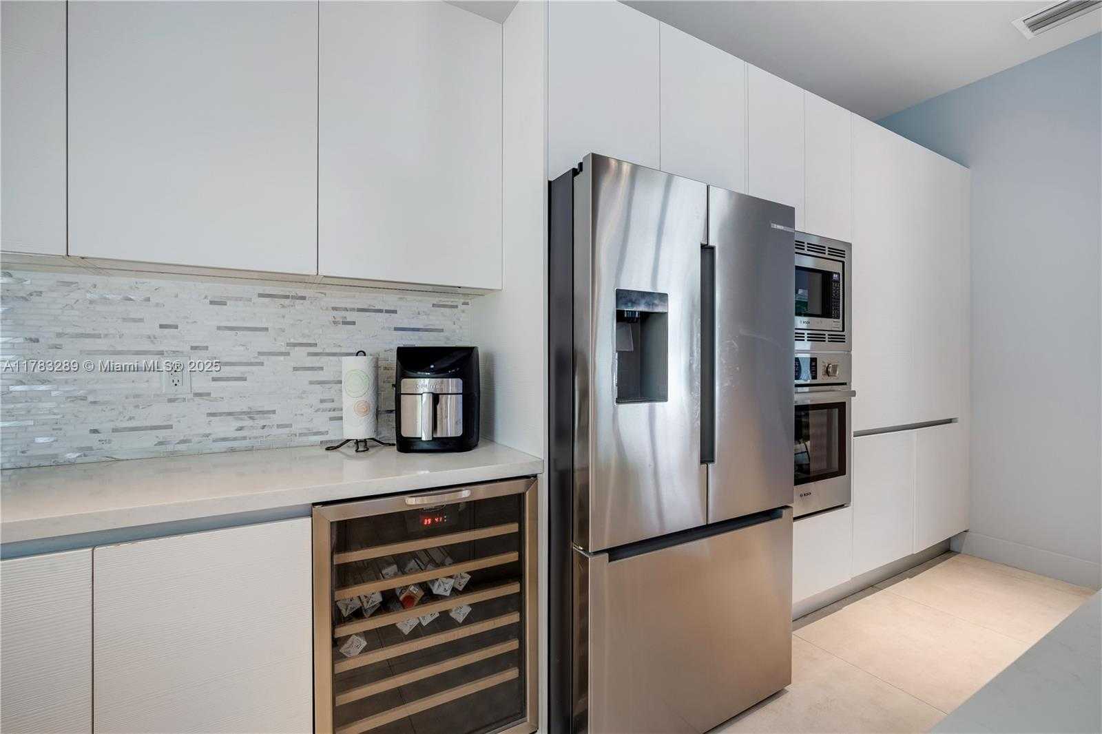 Small Image of 10135 NORTH WEST 77TH ST, Doral Number 12