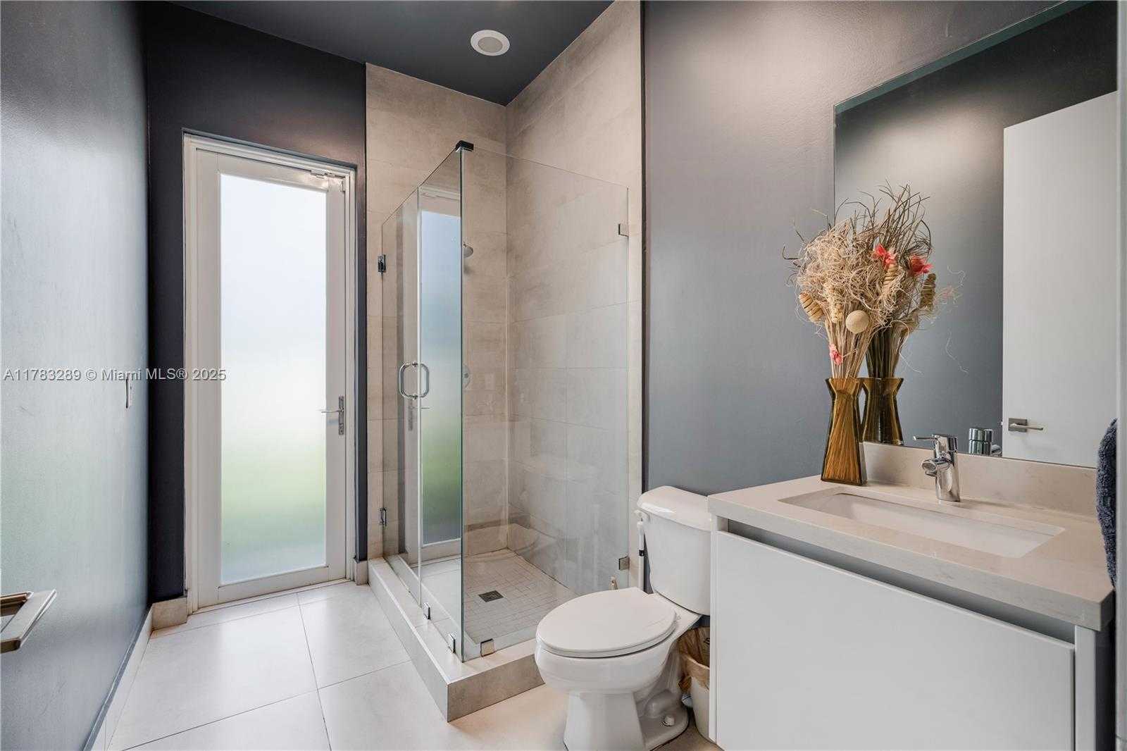 Small Image of 10135 NORTH WEST 77TH ST, Doral Number 20