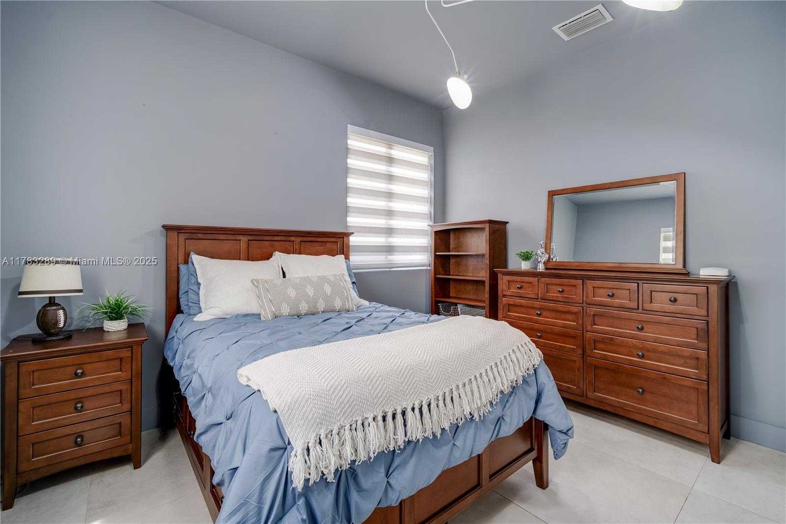 Small Image of 10135 NORTH WEST 77TH ST, Doral Number 22