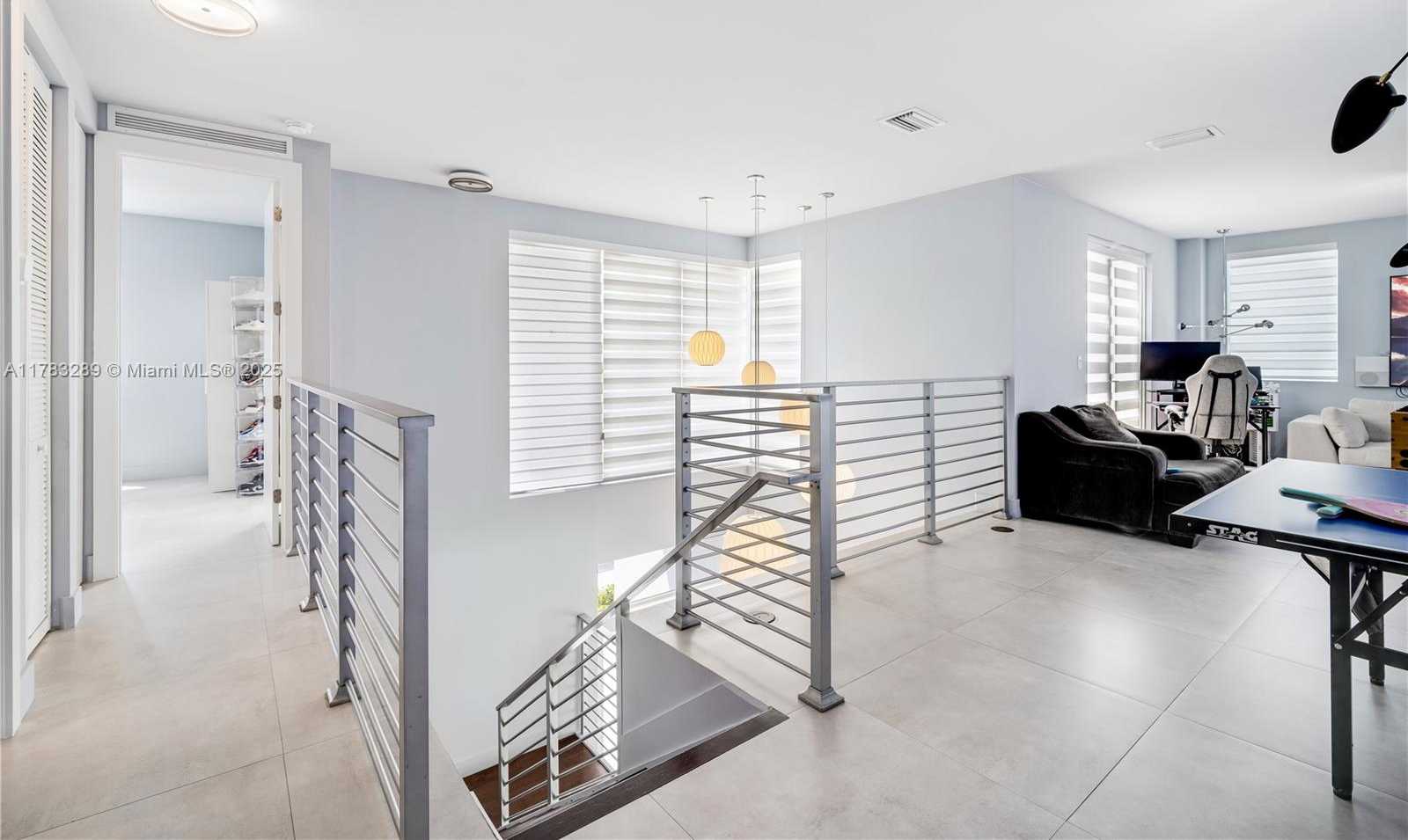Small Image of 10135 NORTH WEST 77TH ST, Doral Number 25