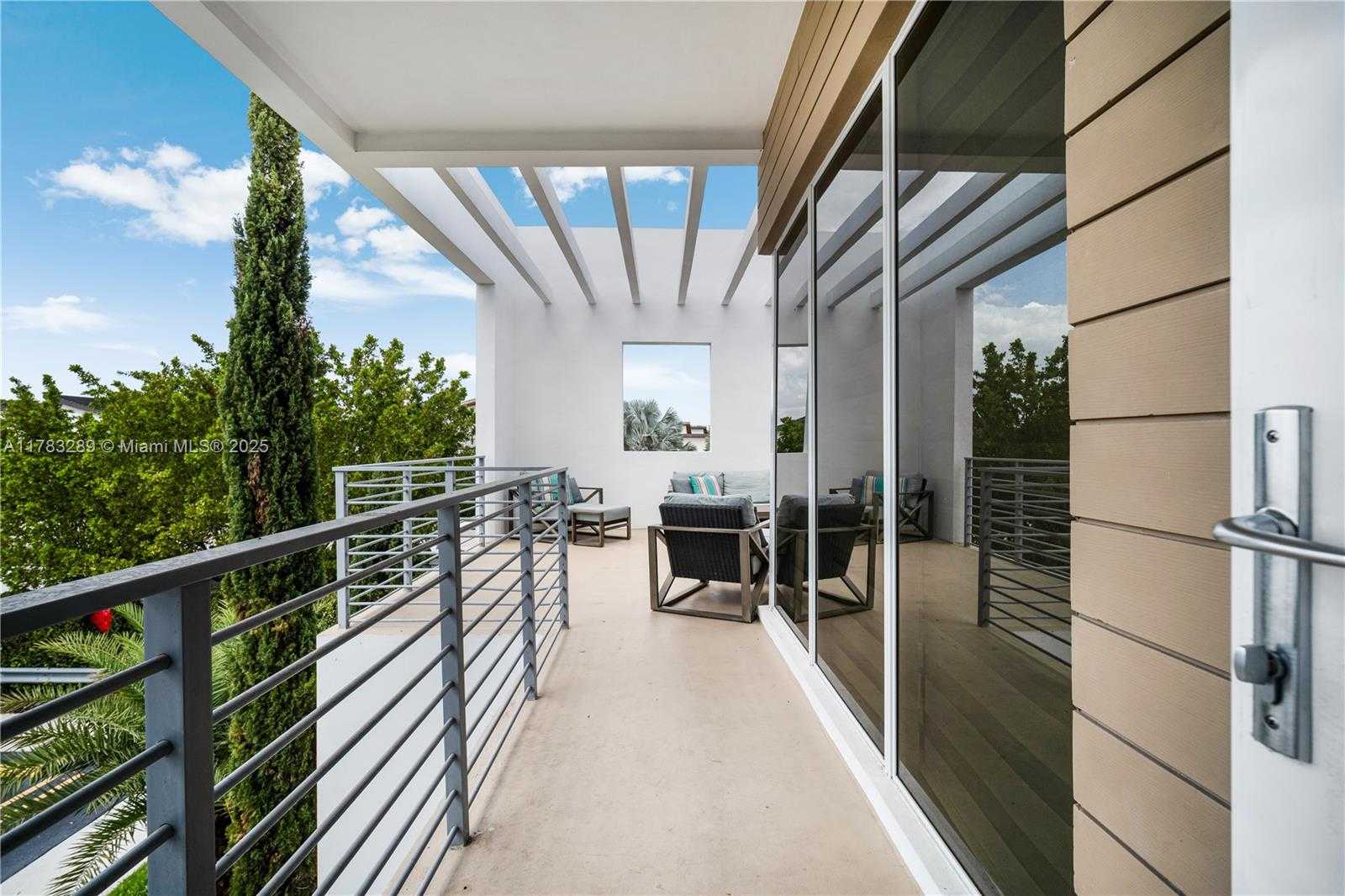 Small Image of 10135 NORTH WEST 77TH ST, Doral Number 35