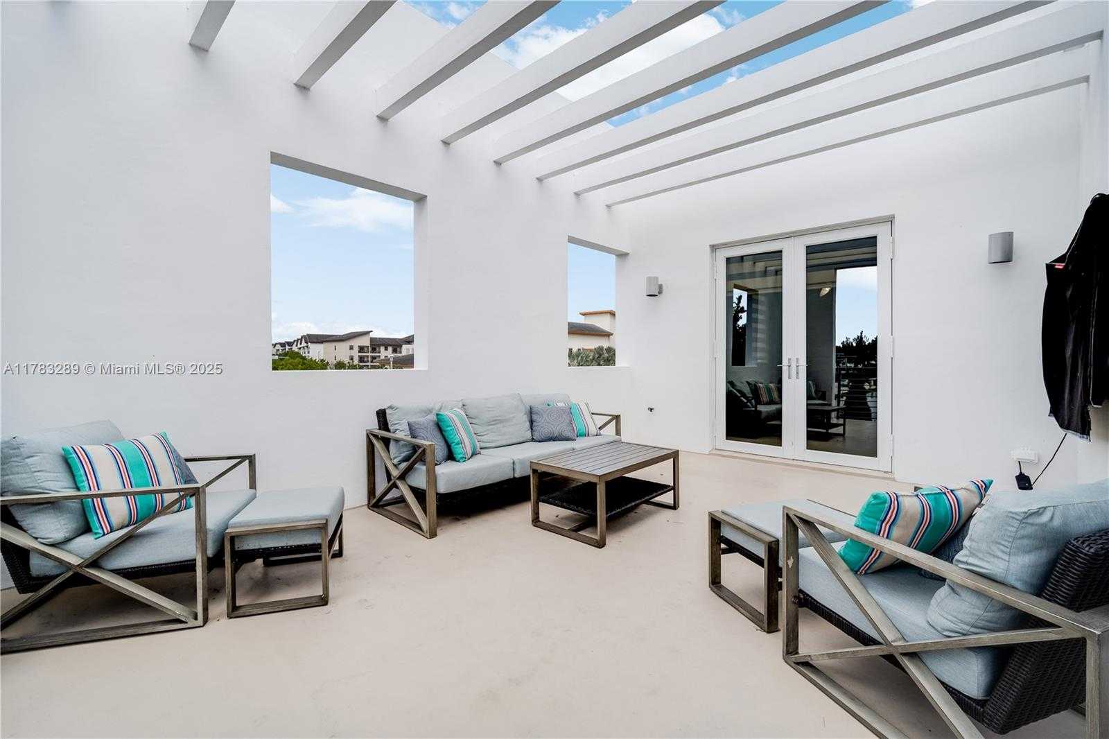 Small Image of 10135 NORTH WEST 77TH ST, Doral Number 50