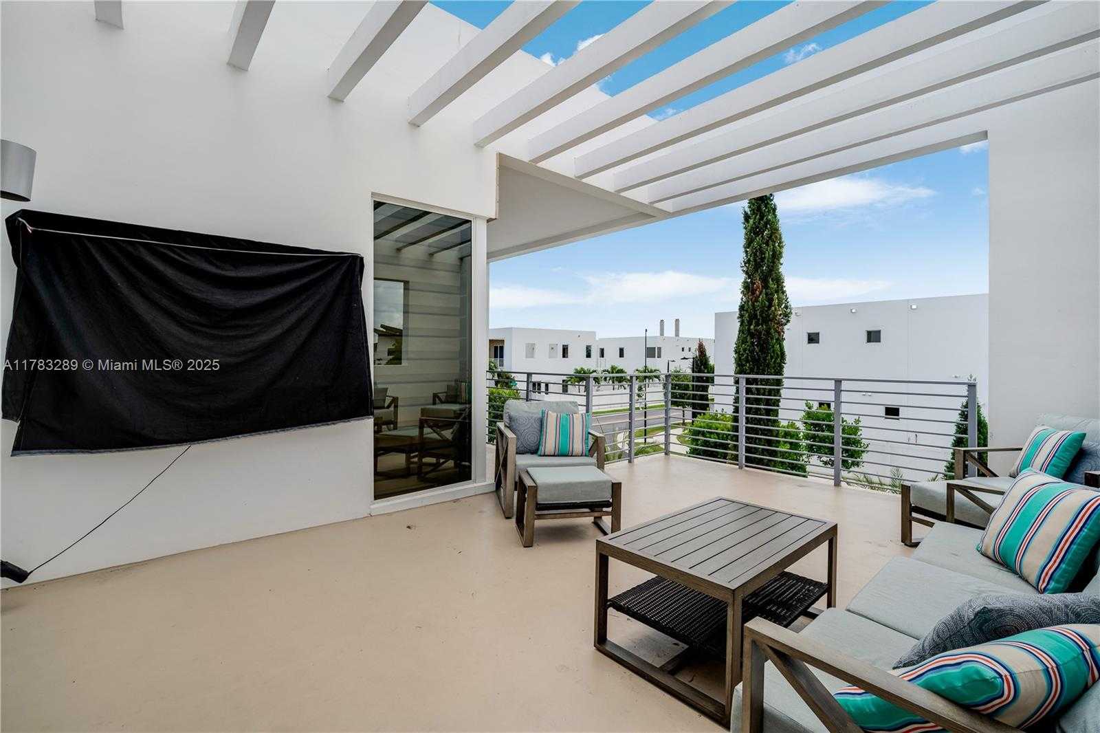 Small Image of 10135 NORTH WEST 77TH ST, Doral Number 52