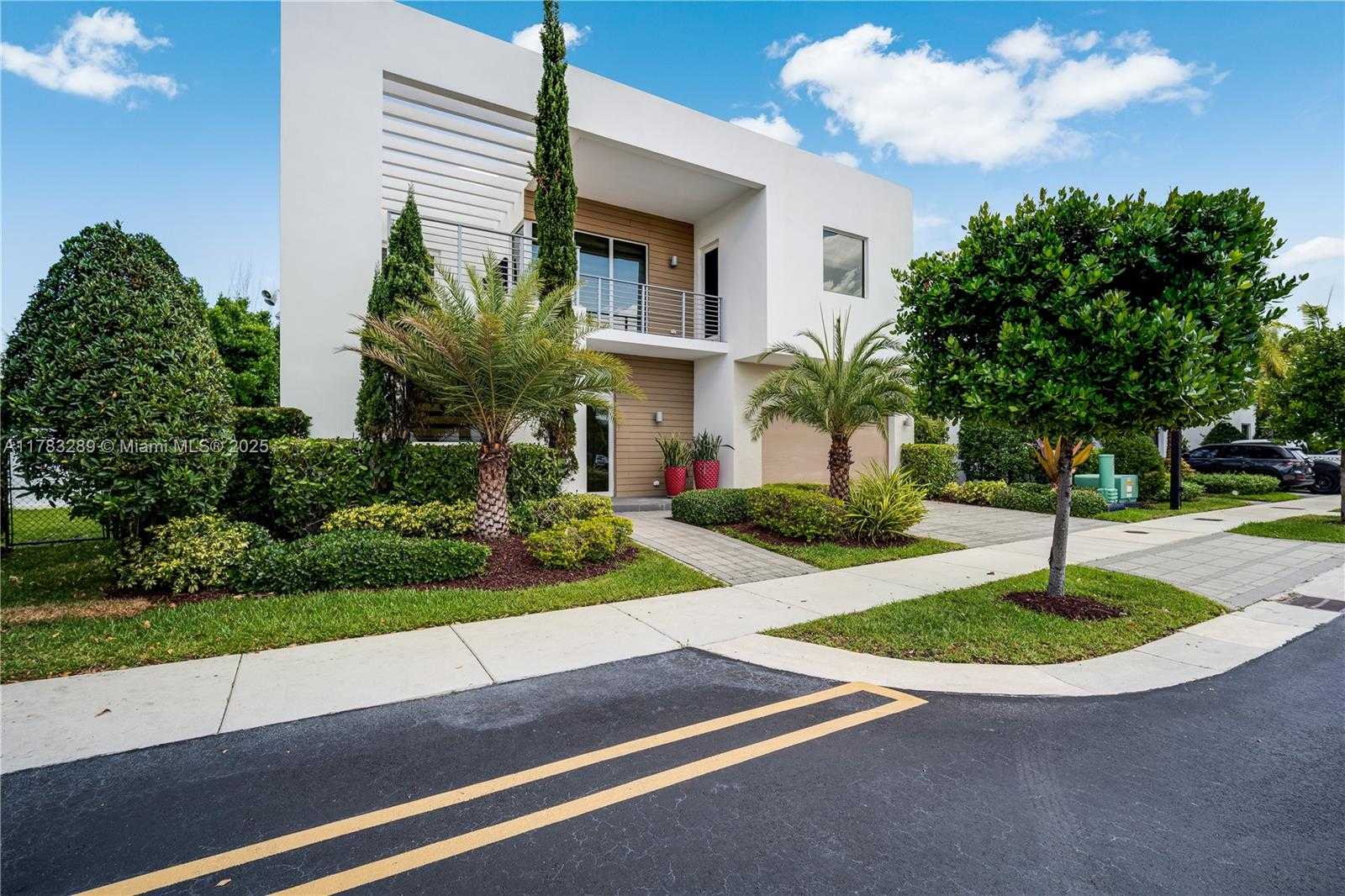 Small Image of 10135 NORTH WEST 77TH ST, Doral Number 55
