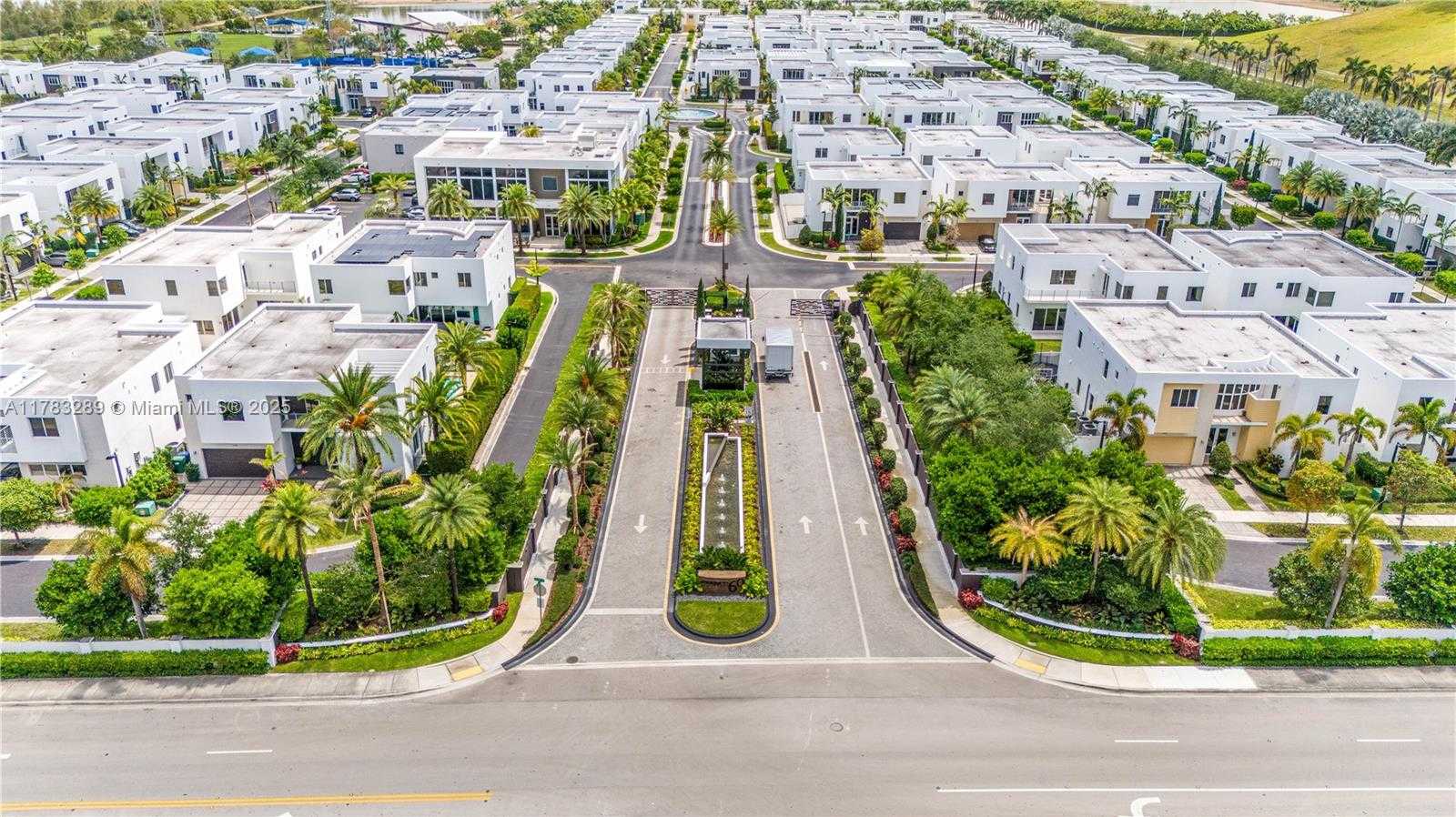 Small Image of 10135 NORTH WEST 77TH ST, Doral Number 62