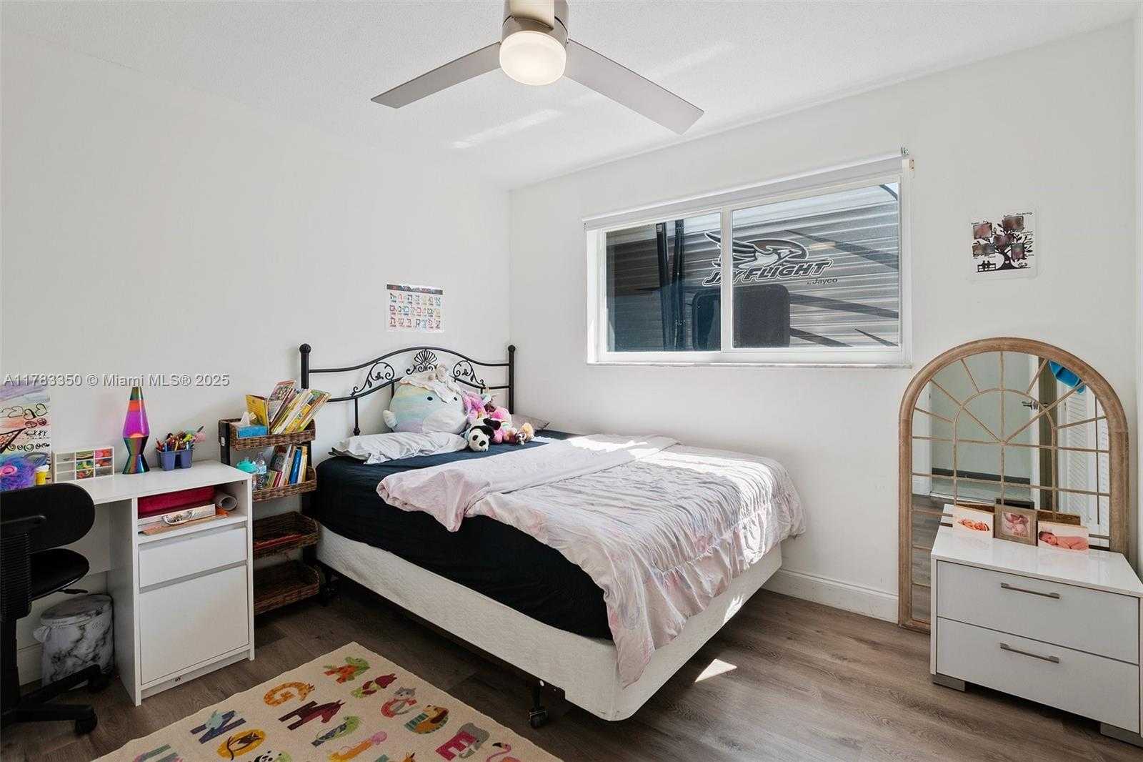 Small Image of 5117 WASHINGTON ST, Hollywood Number 16
