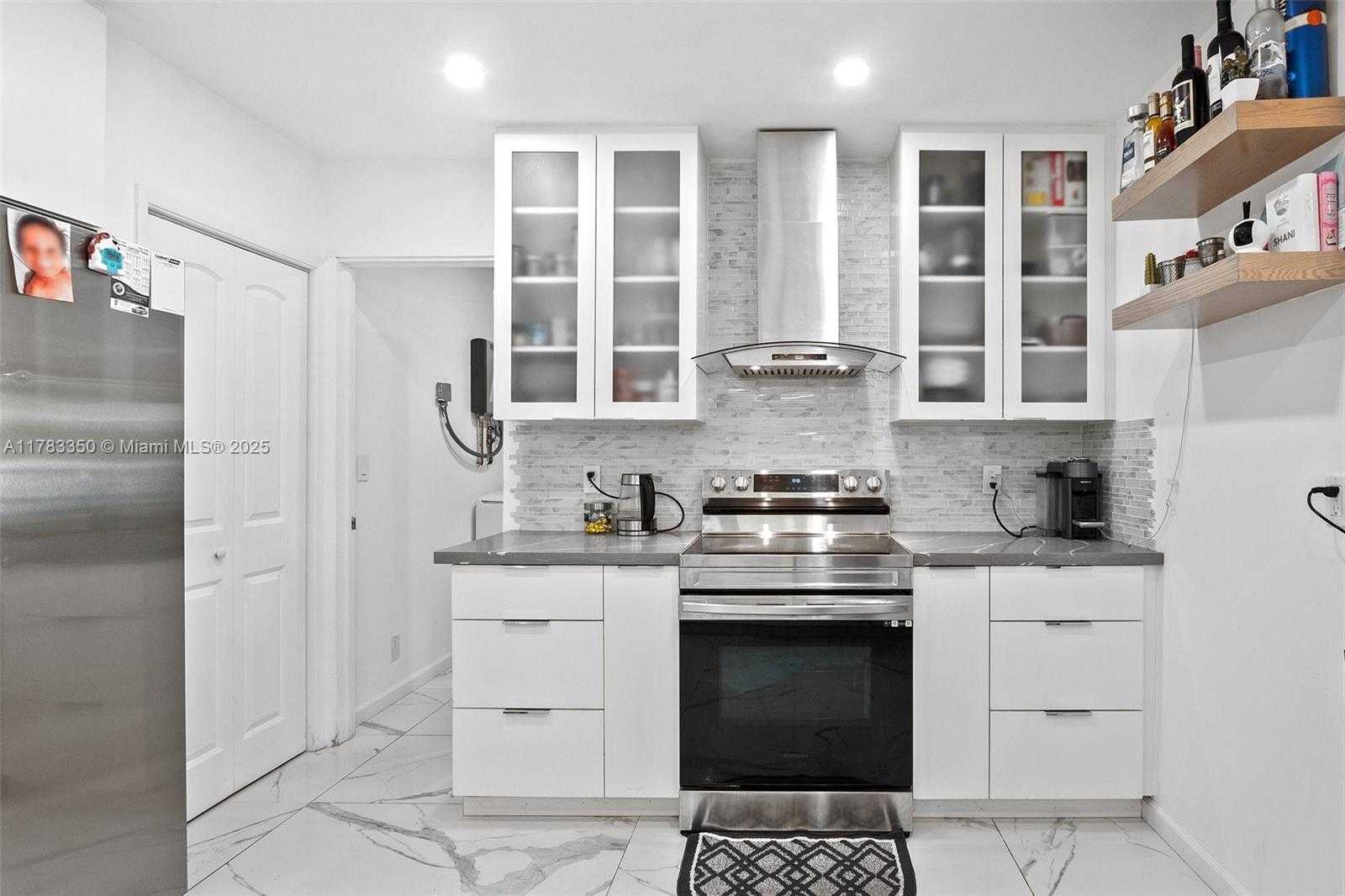 Small Image of 5117 WASHINGTON ST, Hollywood Number 8