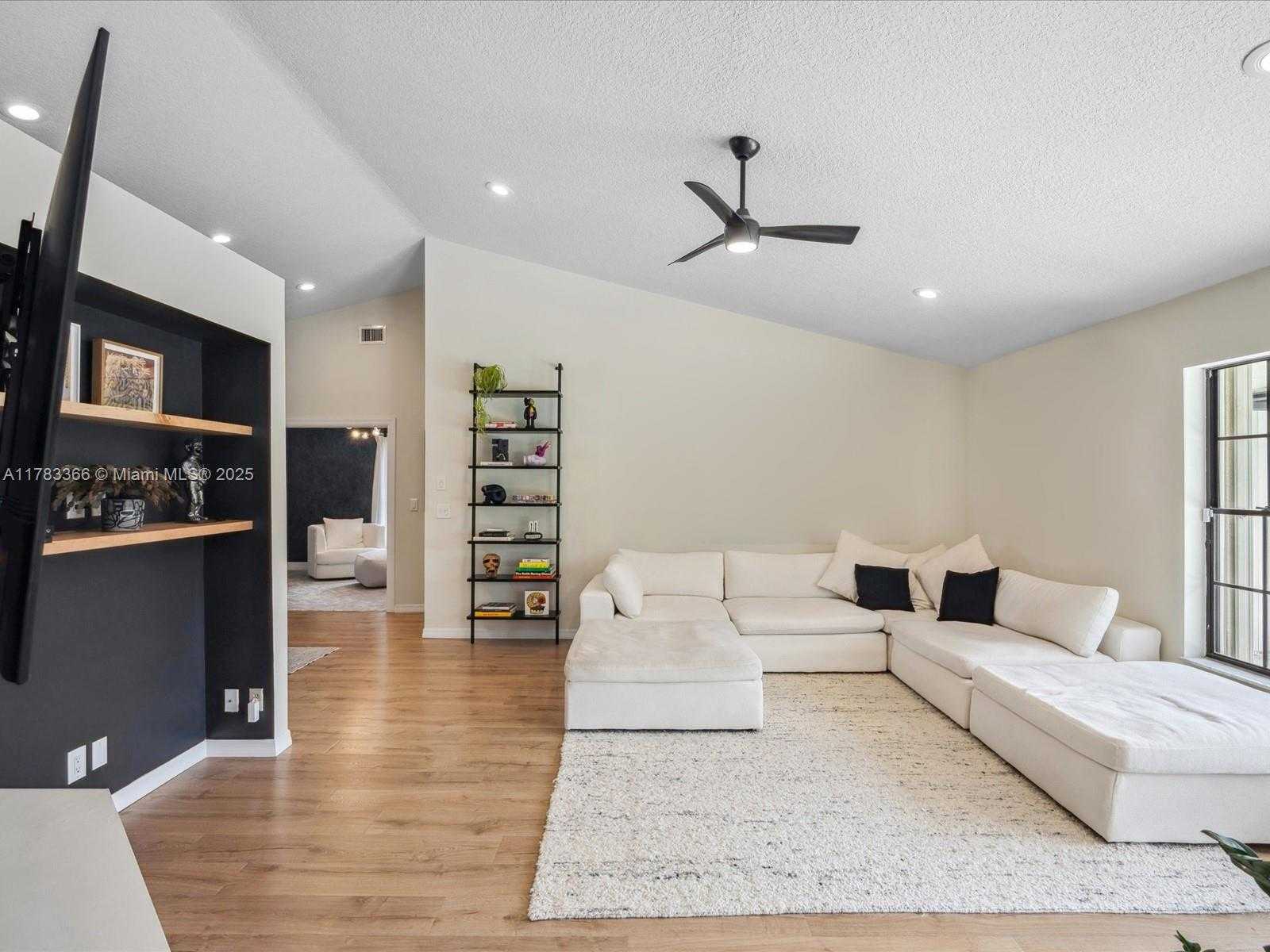 Small Image of 10174 SOUTH 182ND LN S, Boca Raton Number 10