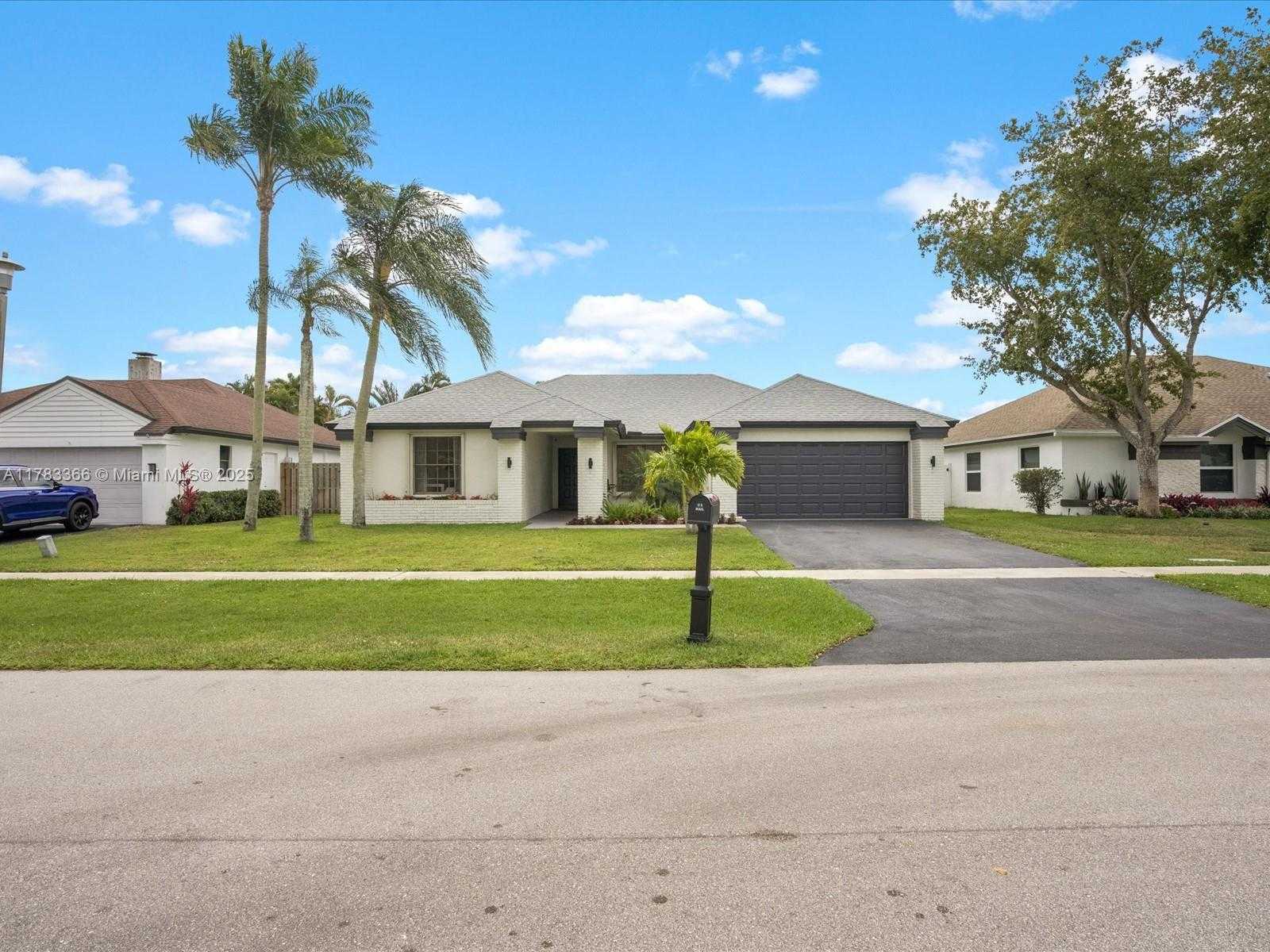 Small Image of 10174 SOUTH 182ND LN S, Boca Raton Number 2
