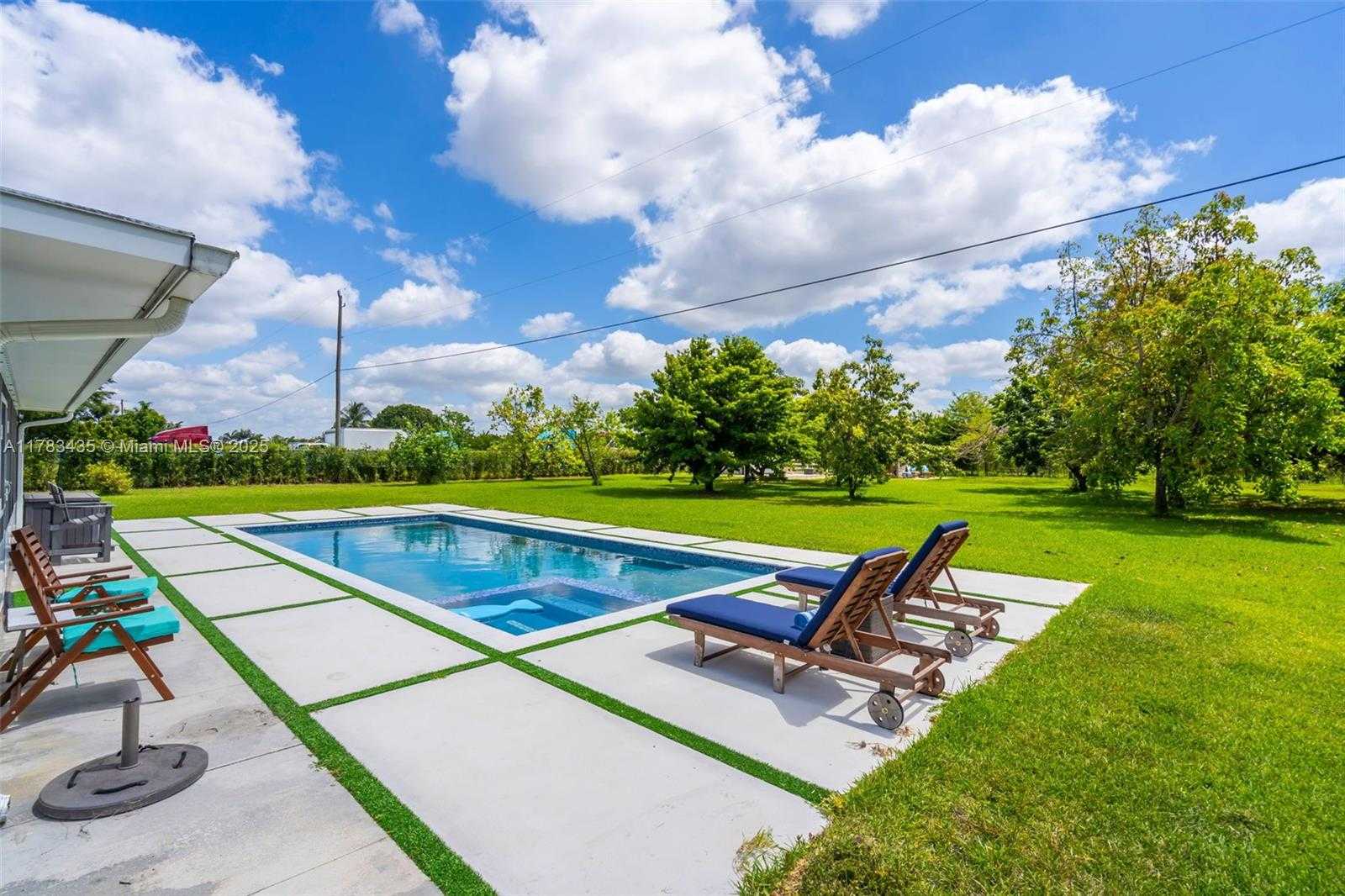 Small Image of 28505 SOUTH WEST 207TH AVE, Homestead Number 33
