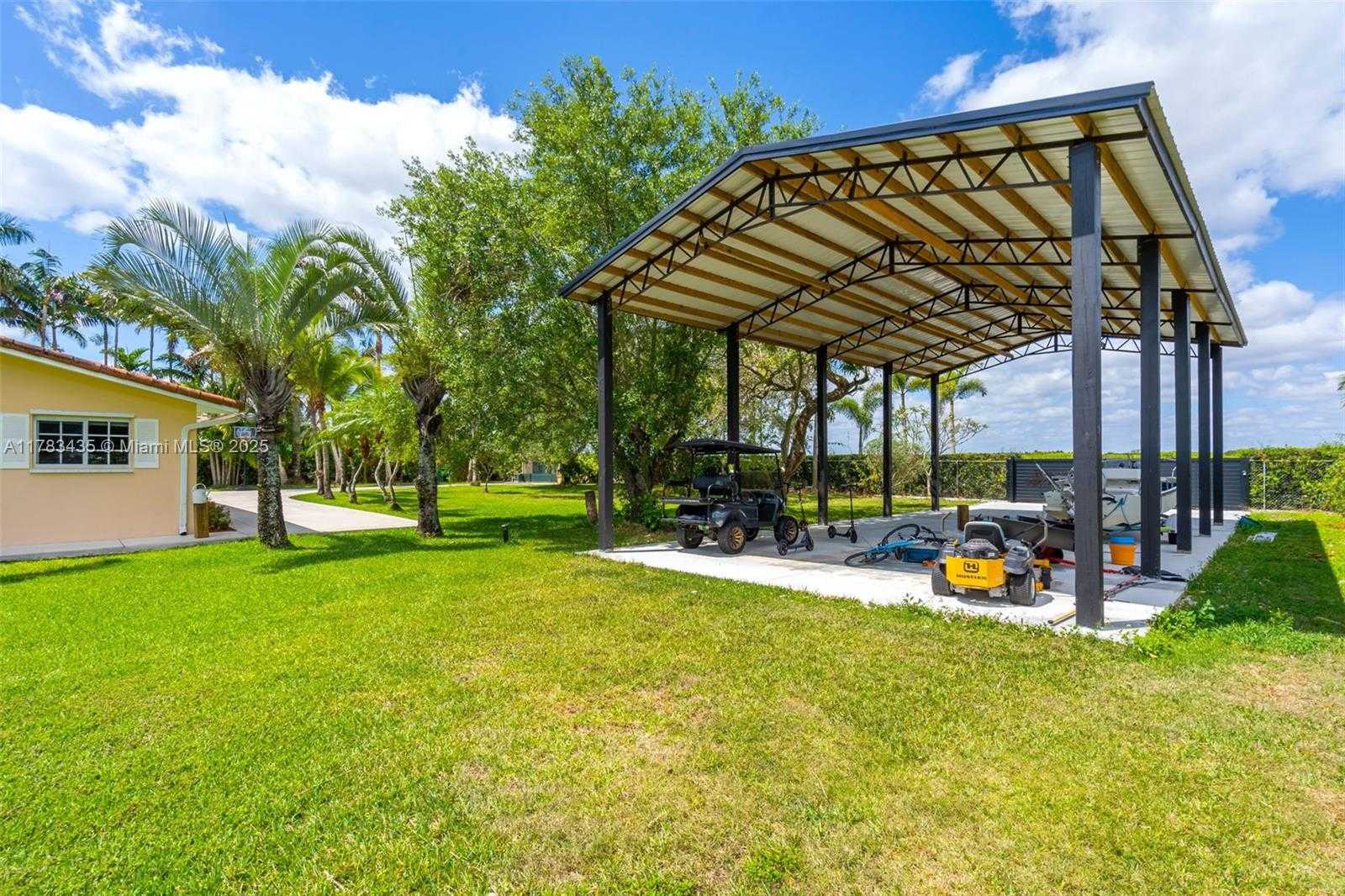 Small Image of 28505 SOUTH WEST 207TH AVE, Homestead Number 4