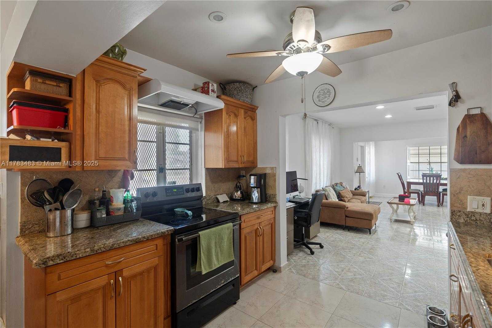 Small Image of 1260 NORTH EAST 135TH ST, North Miami Number 10