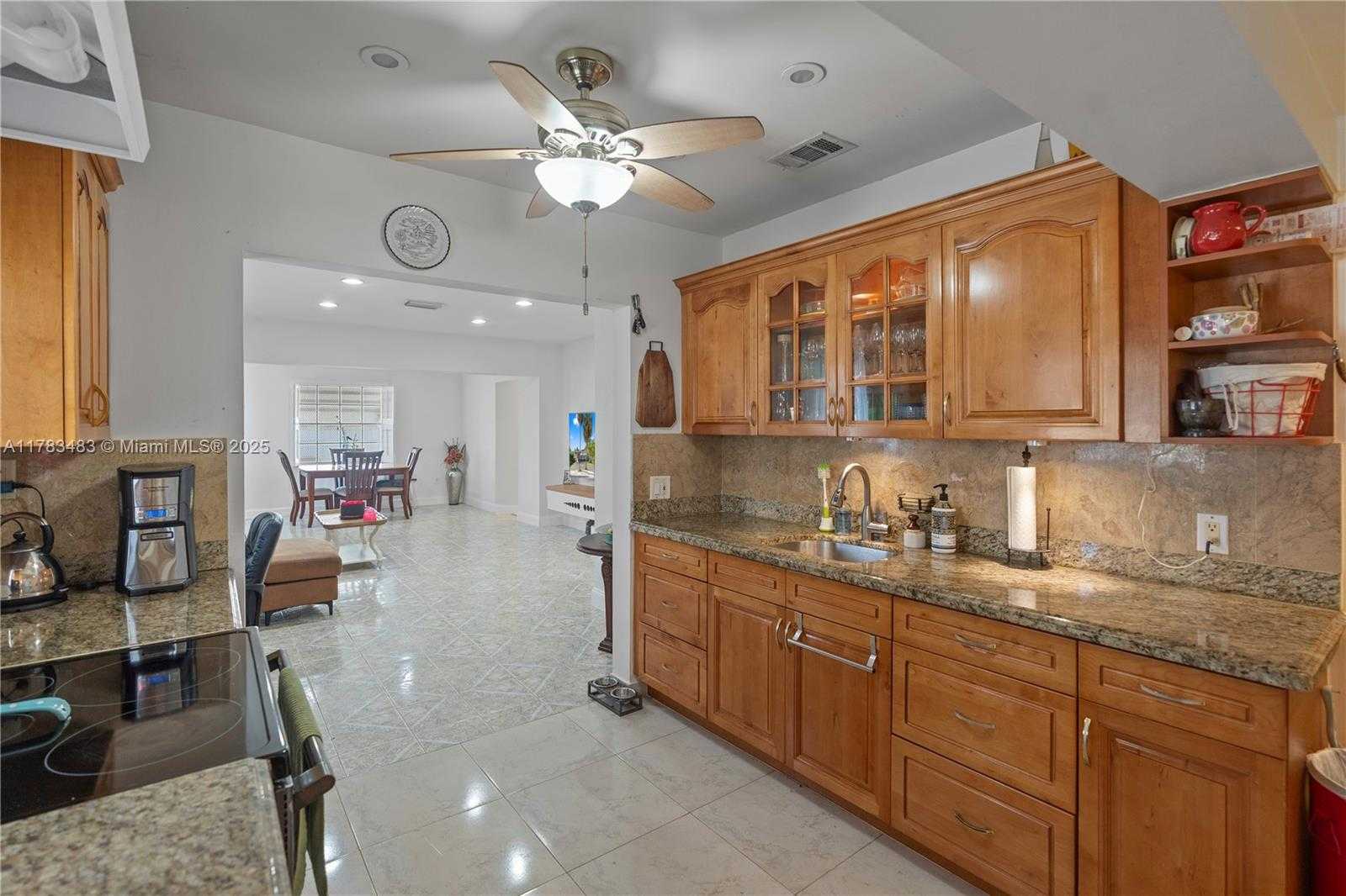 Small Image of 1260 NORTH EAST 135TH ST, North Miami Number 11