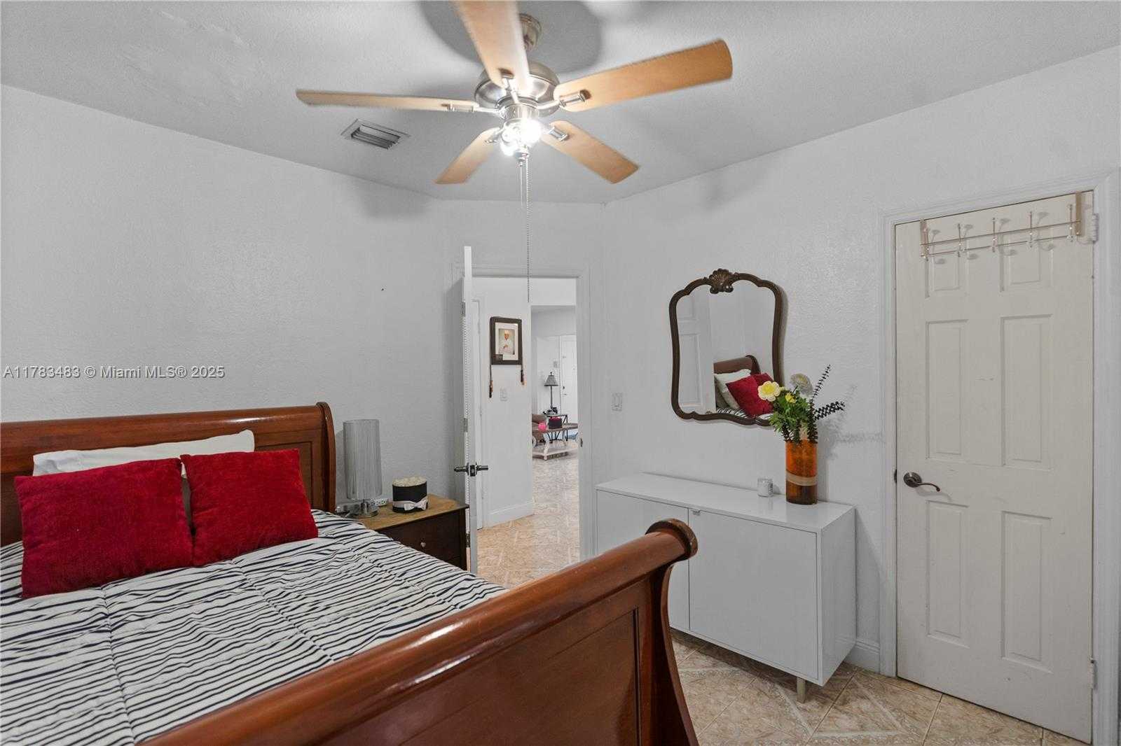 Small Image of 1260 NORTH EAST 135TH ST, North Miami Number 24