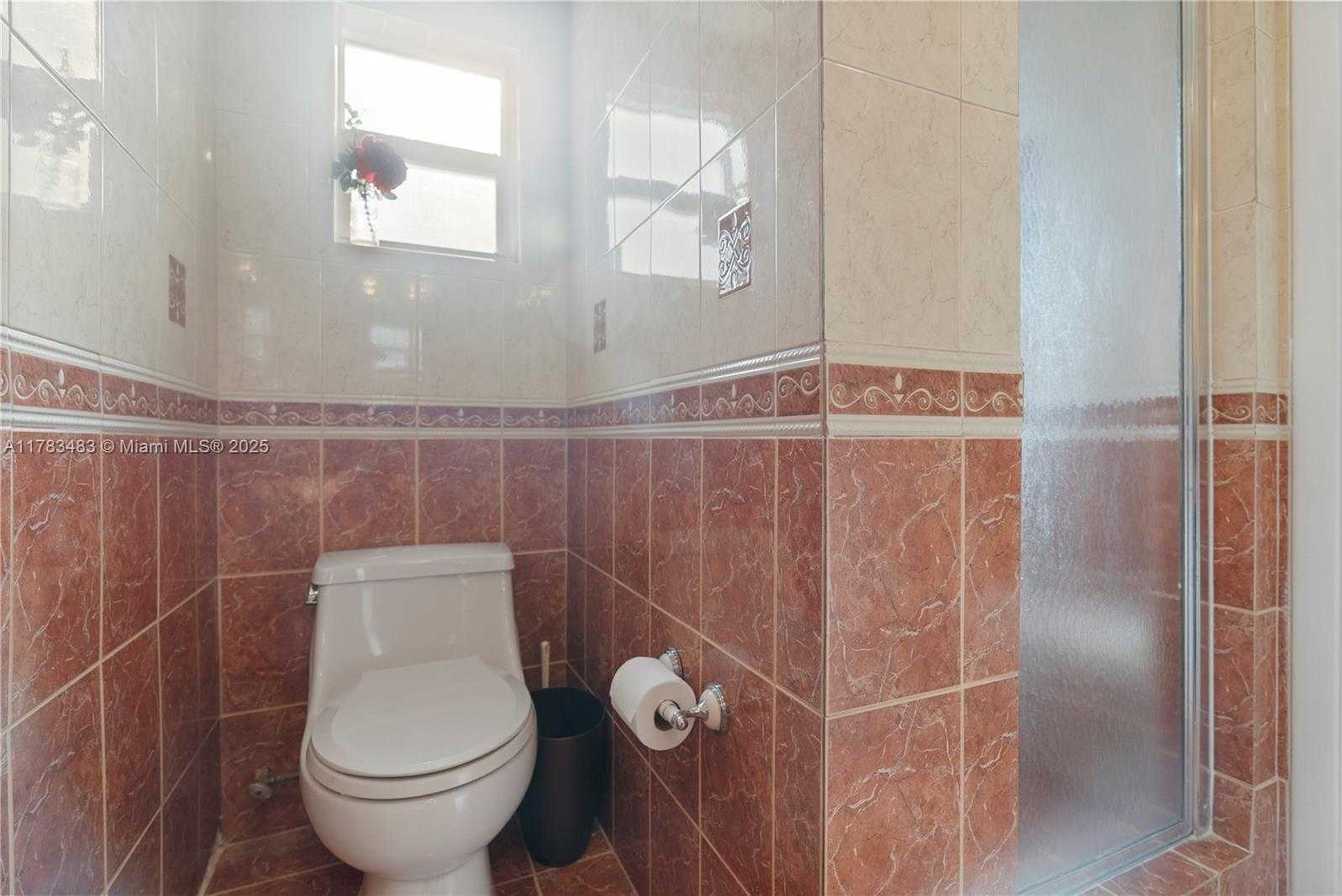 Small Image of 1260 NORTH EAST 135TH ST, North Miami Number 26