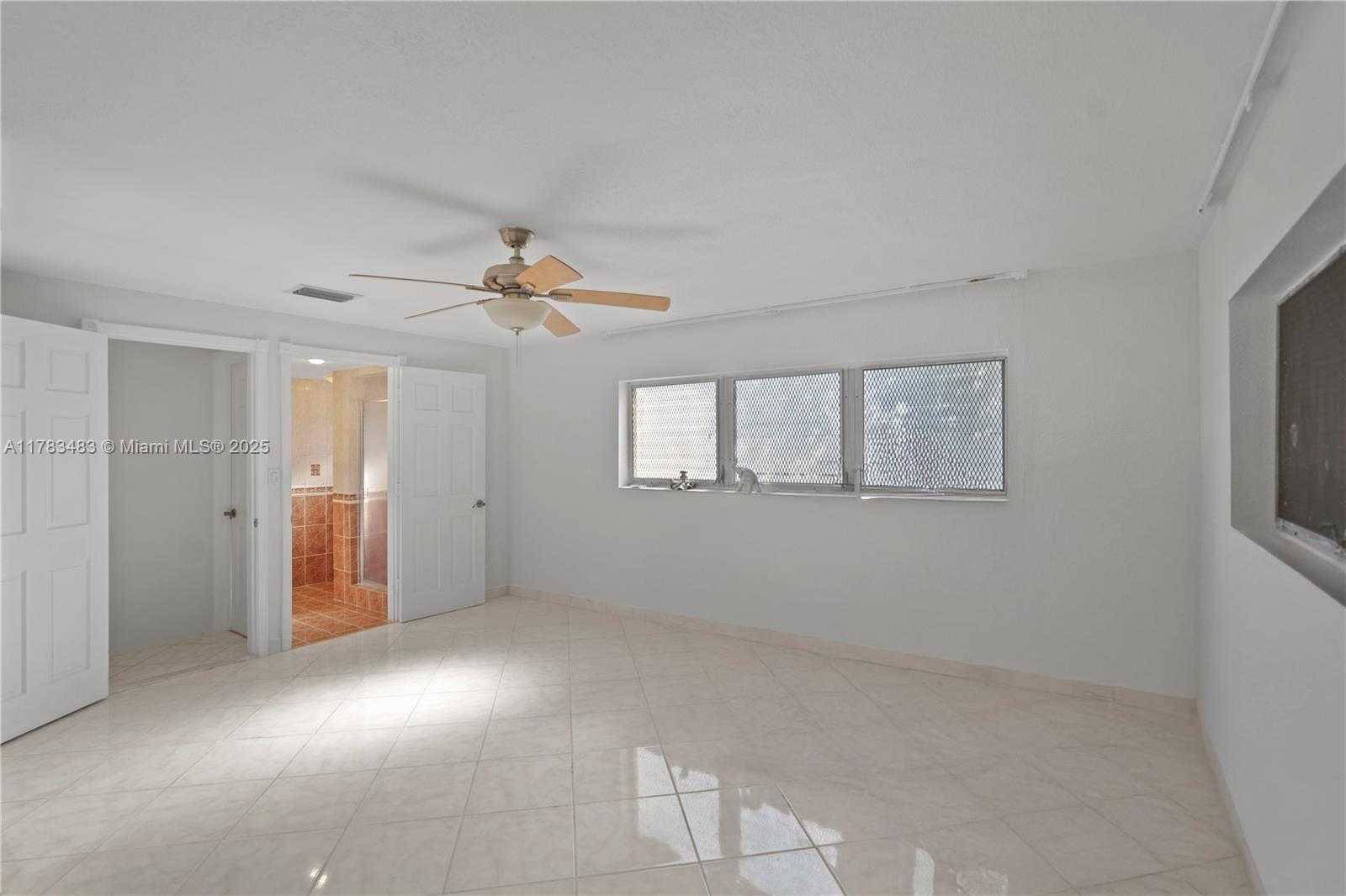 Small Image of 1260 NORTH EAST 135TH ST, North Miami Number 29