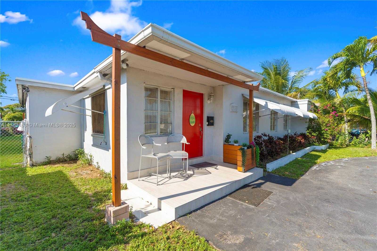Small Image of 1260 NORTH EAST 135TH ST, North Miami Number 4