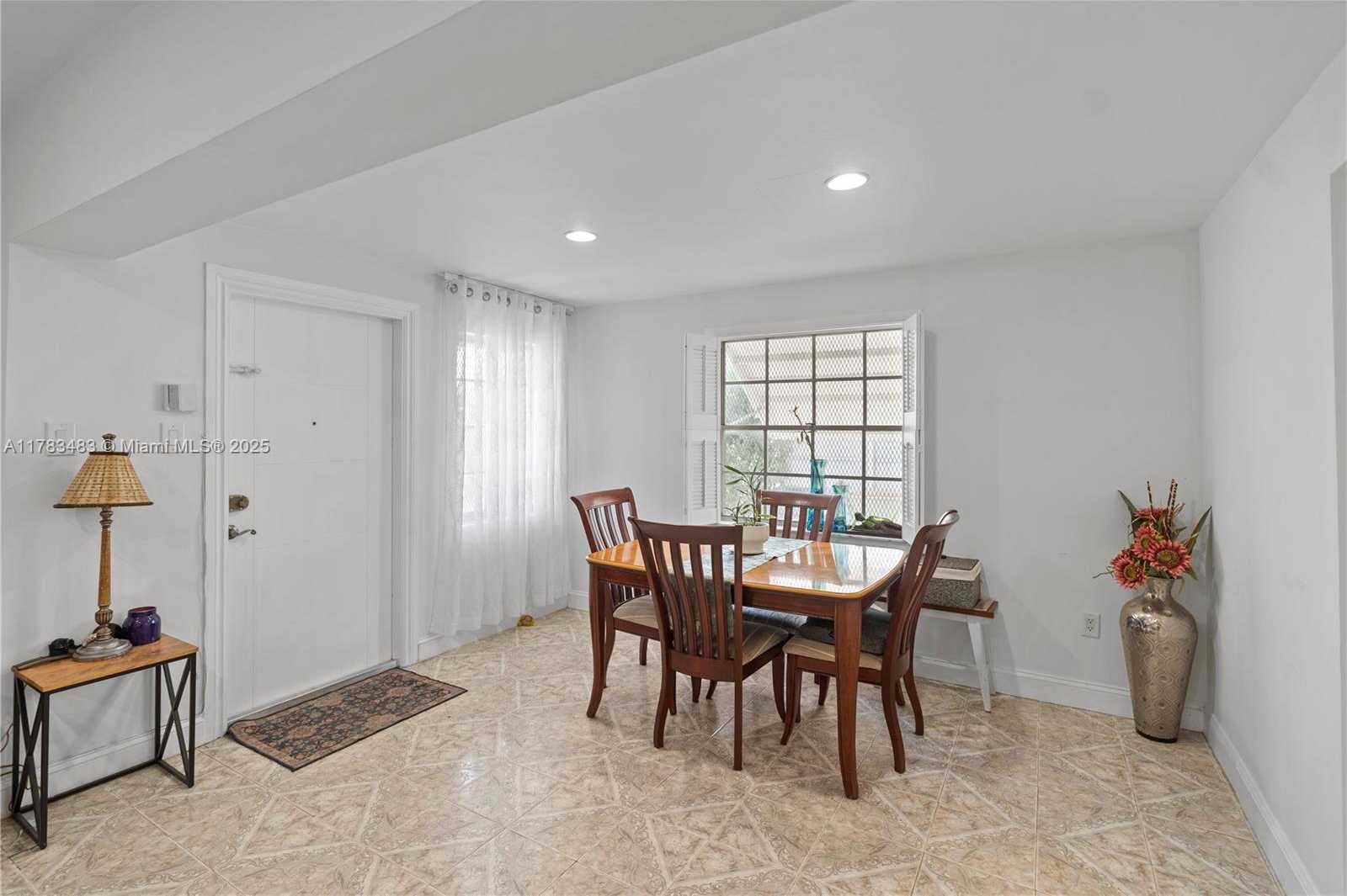 Small Image of 1260 NORTH EAST 135TH ST, North Miami Number 7