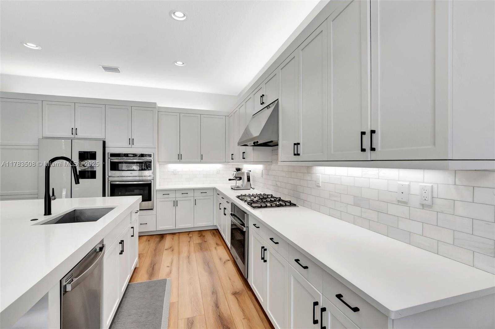 Small Image of 8608 TORREY ISLES TER, Boca Raton Number 15
