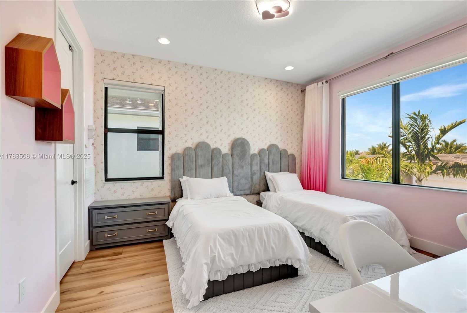 Small Image of 8608 TORREY ISLES TER, Boca Raton Number 35