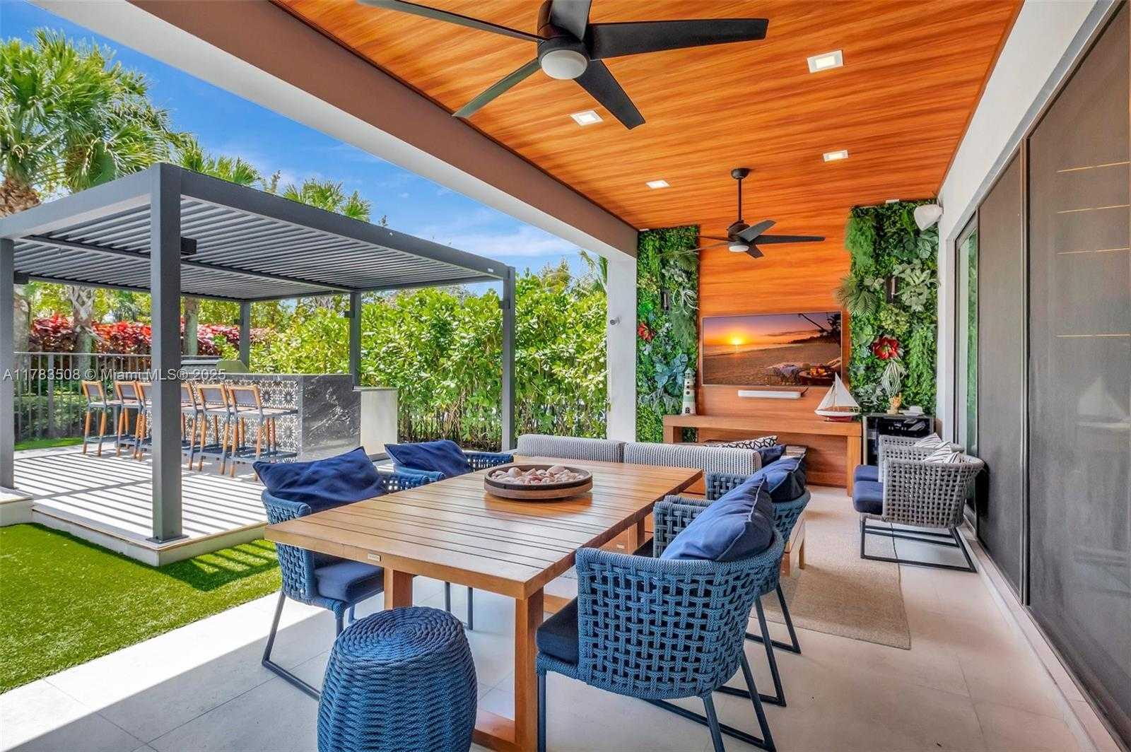 Small Image of 8608 TORREY ISLES TER, Boca Raton Number 38