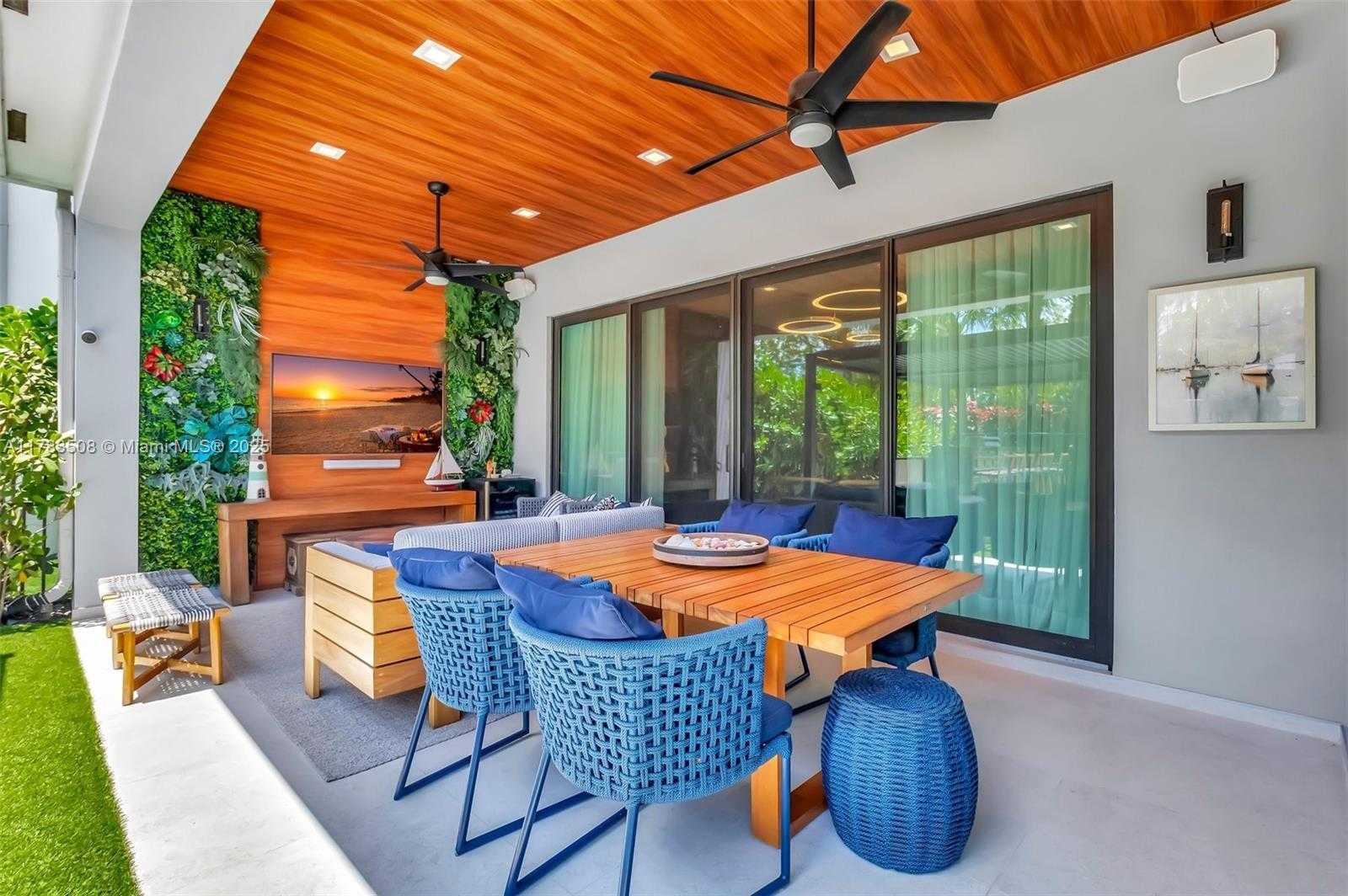 Small Image of 8608 TORREY ISLES TER, Boca Raton Number 39