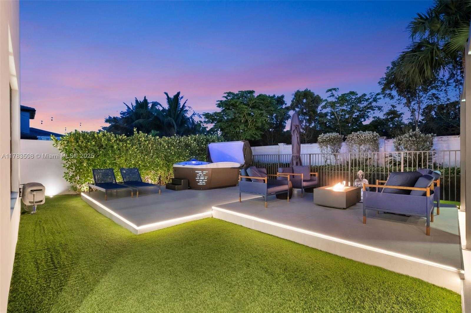 Small Image of 8608 TORREY ISLES TER, Boca Raton Number 49