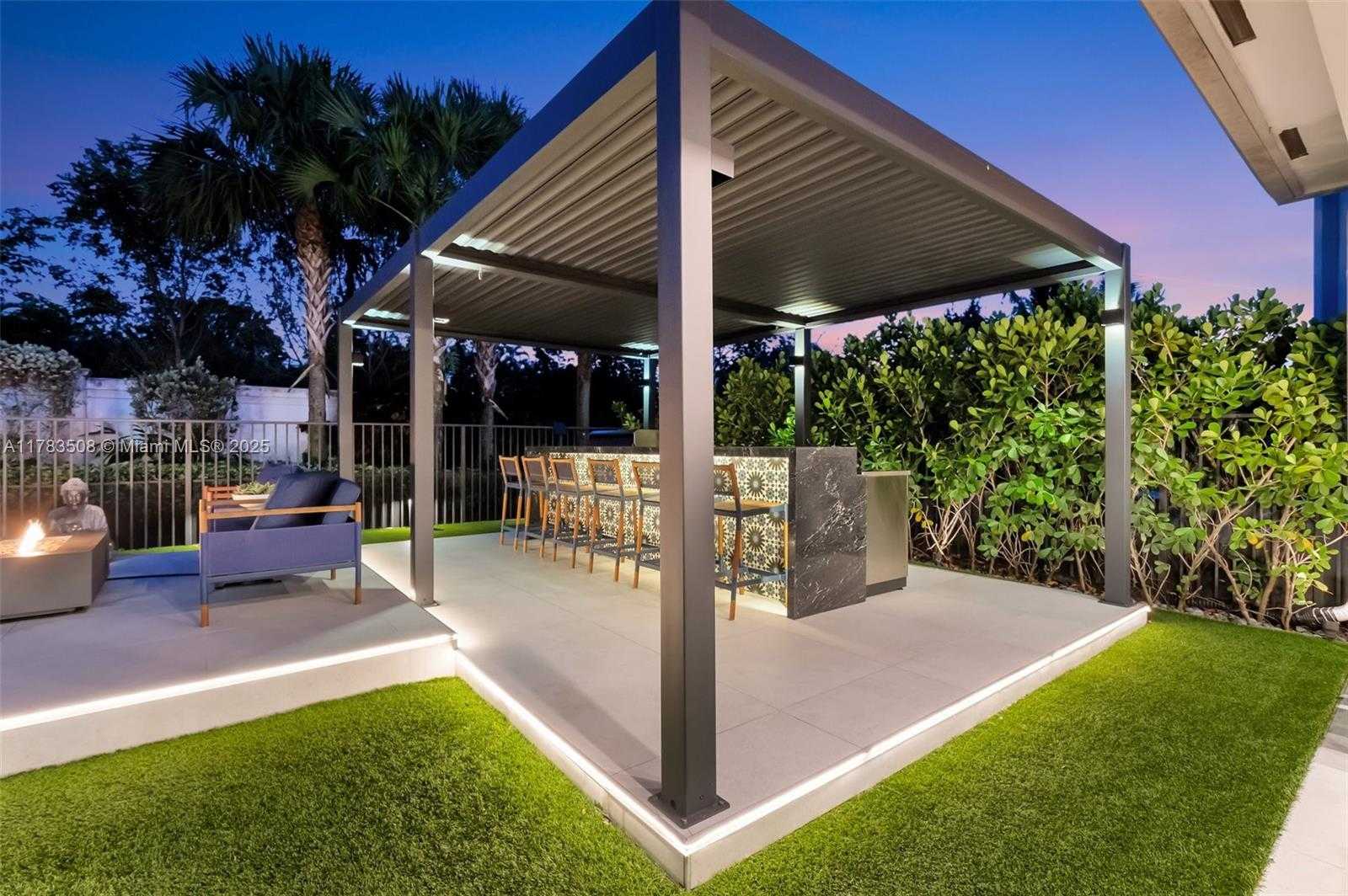 Small Image of 8608 TORREY ISLES TER, Boca Raton Number 54